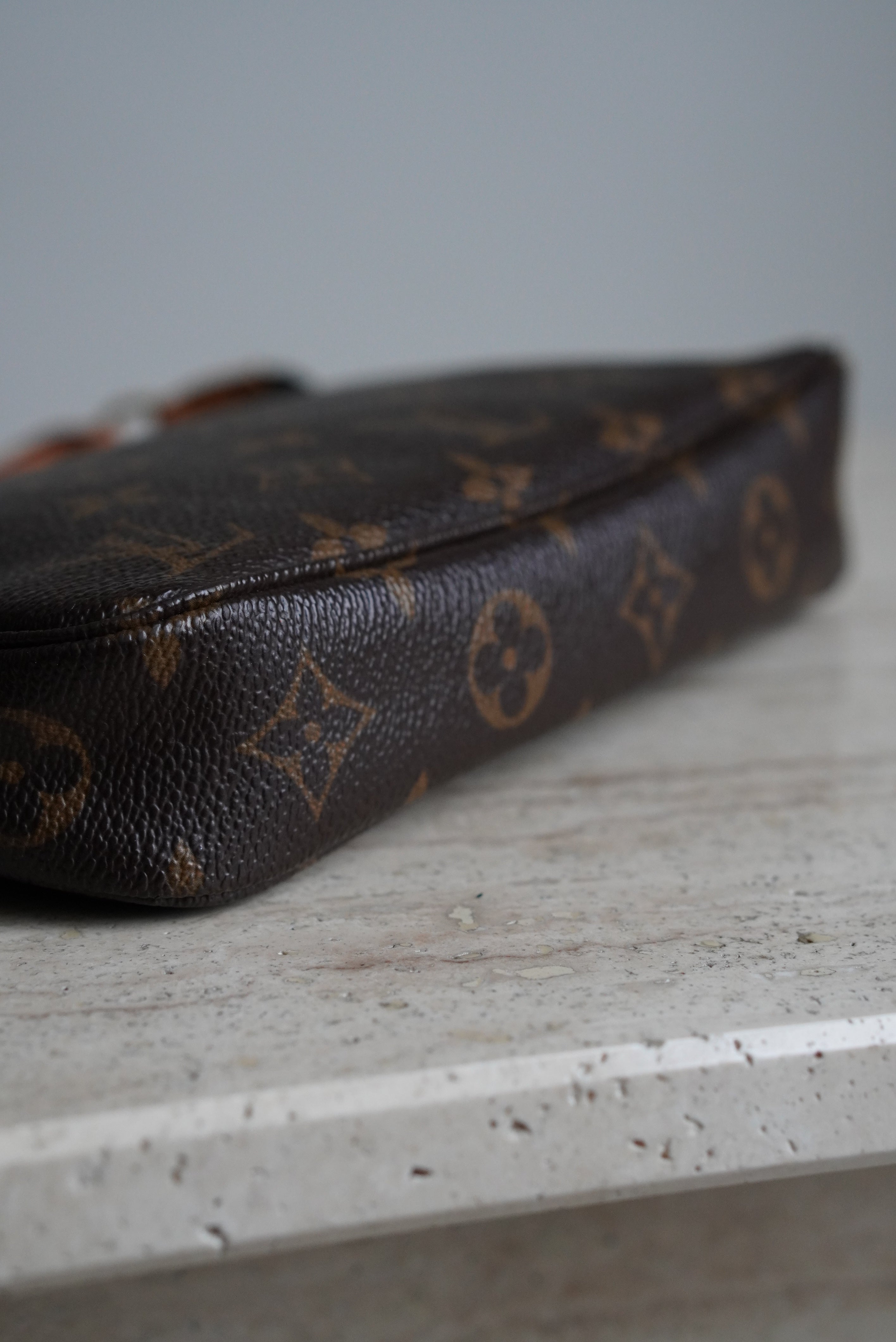 LOUIS VUITTON POCHETTE ACCESSOIRES