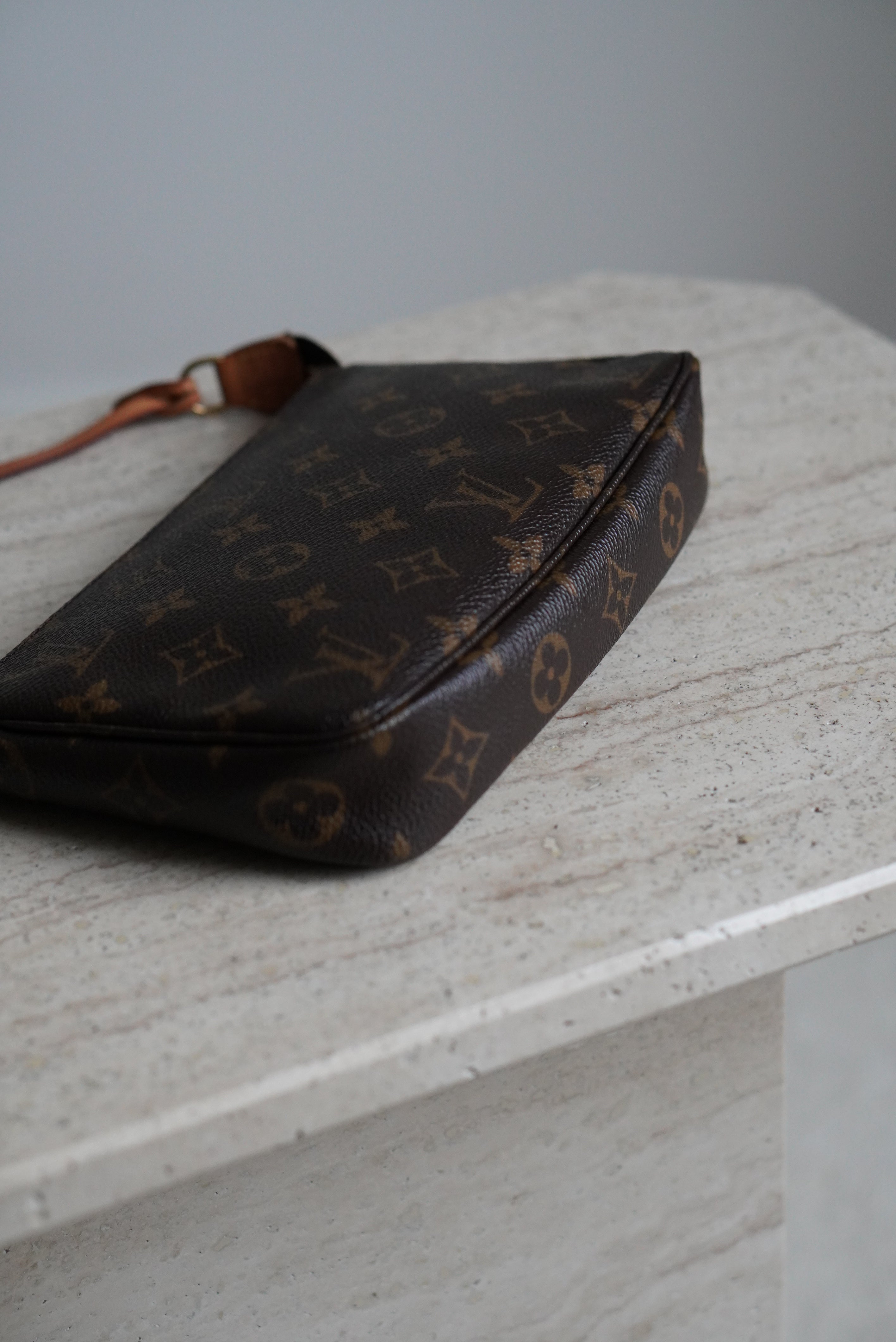 LOUIS VUITTON POCHETTE ACCESSOIRES