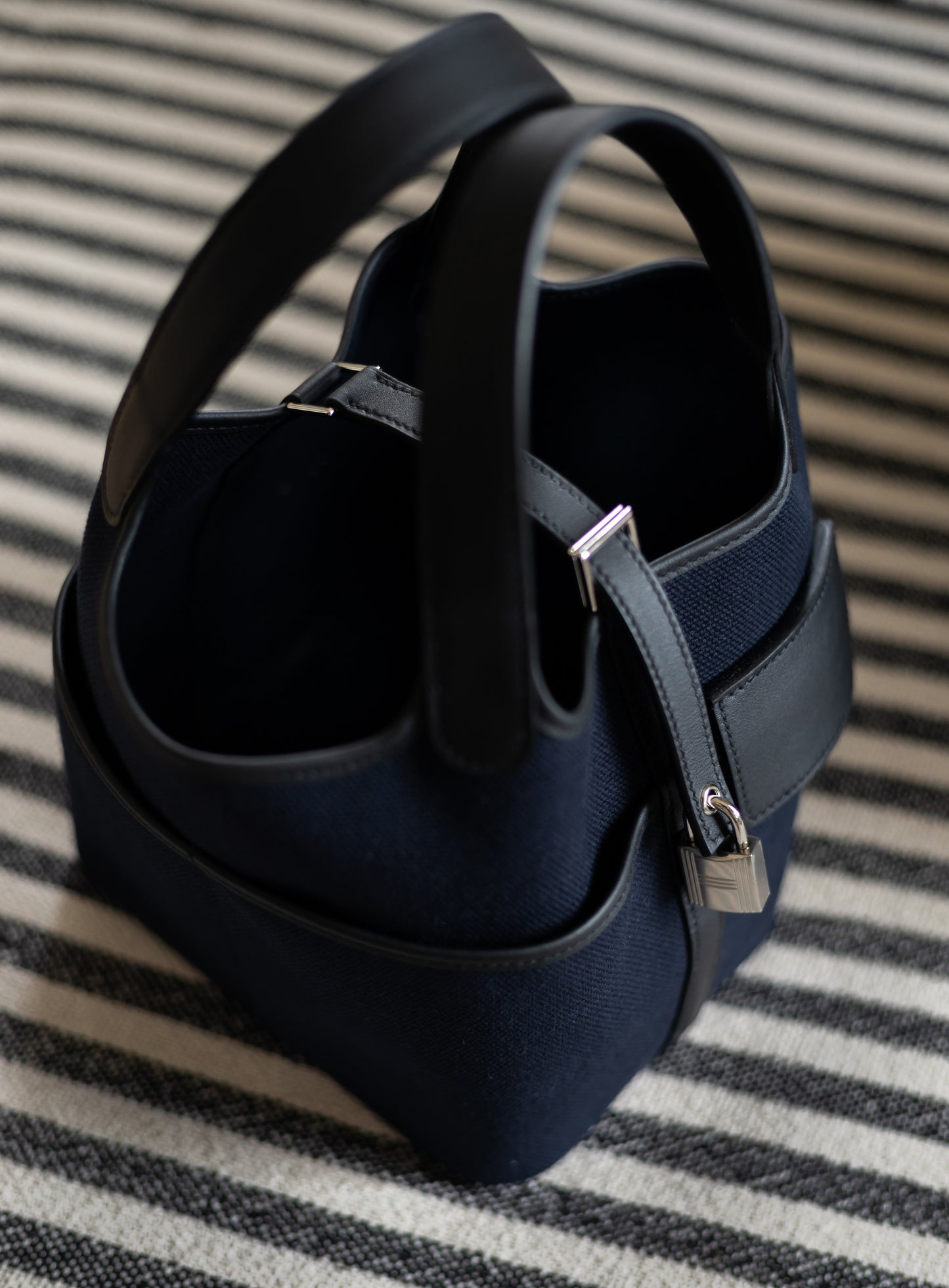 HERMÈS PICOTIN 18 POCKET | MARINE BLUE & BLACK