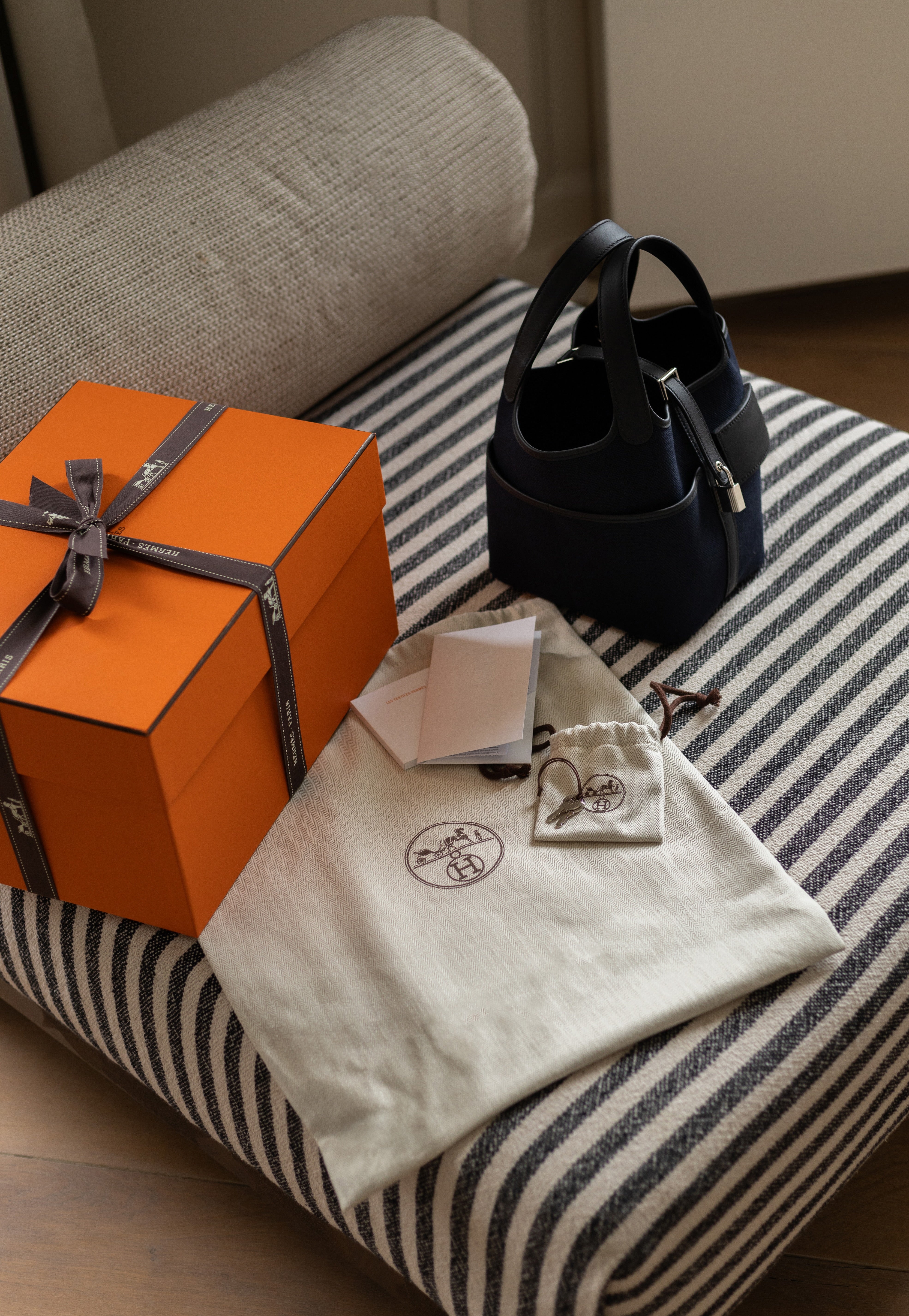 THE MENUE - HERMÈS PICOTIN 18 POCKET | MARINE BLUE & BLACK