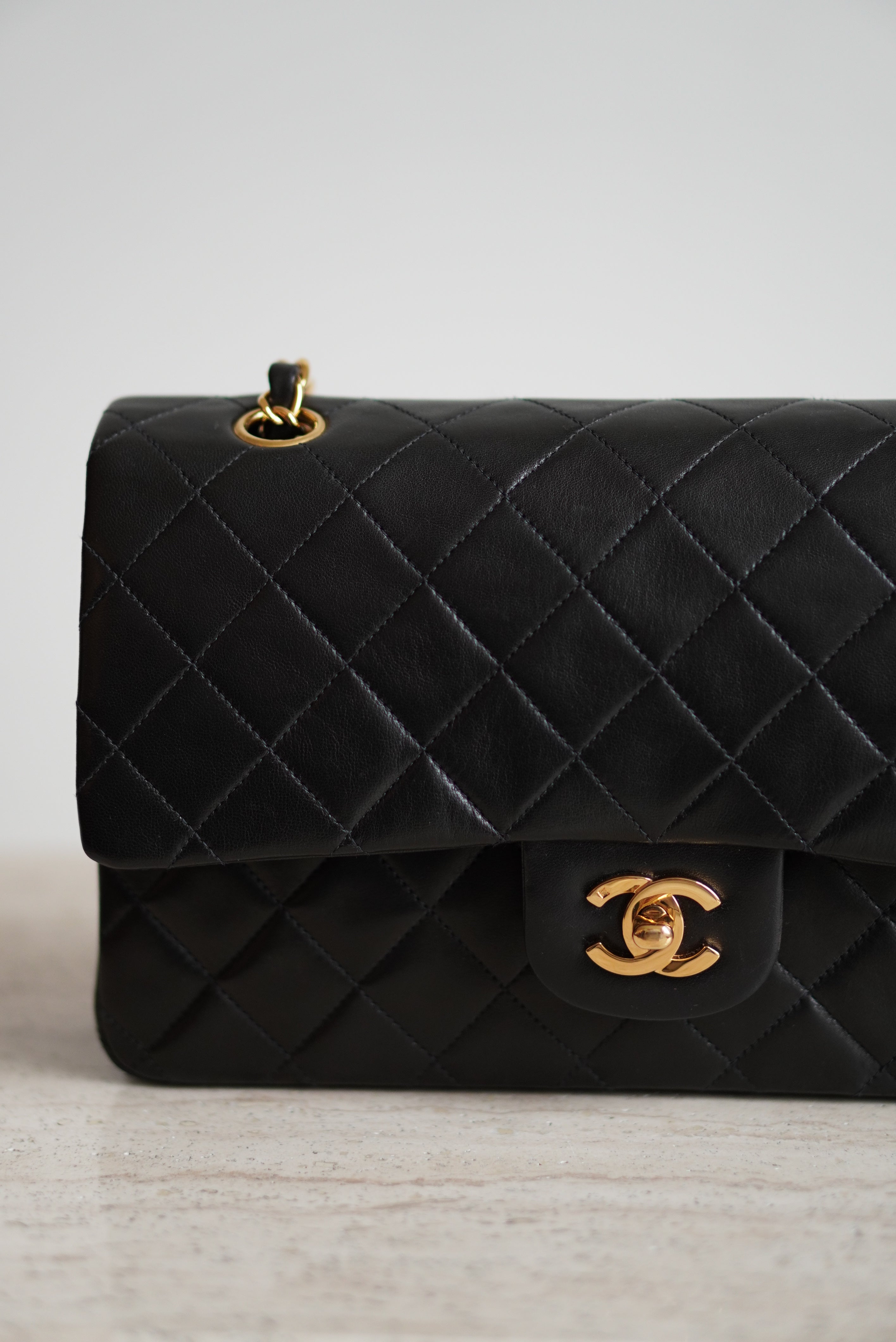 CHANEL CLASSIC MEDIUM DOUBLE FLAP