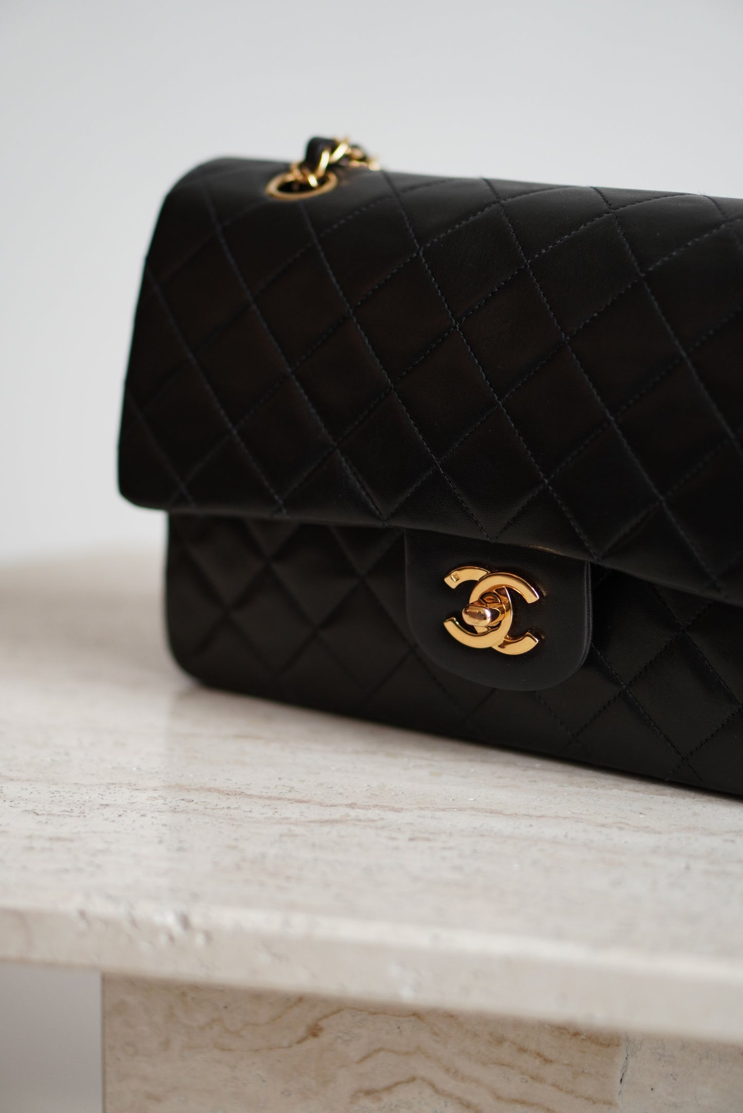 CHANEL CLASSIC MEDIUM DOUBLE FLAP