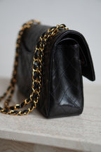 CHANEL CLASSIC MEDIUM DOUBLE FLAP