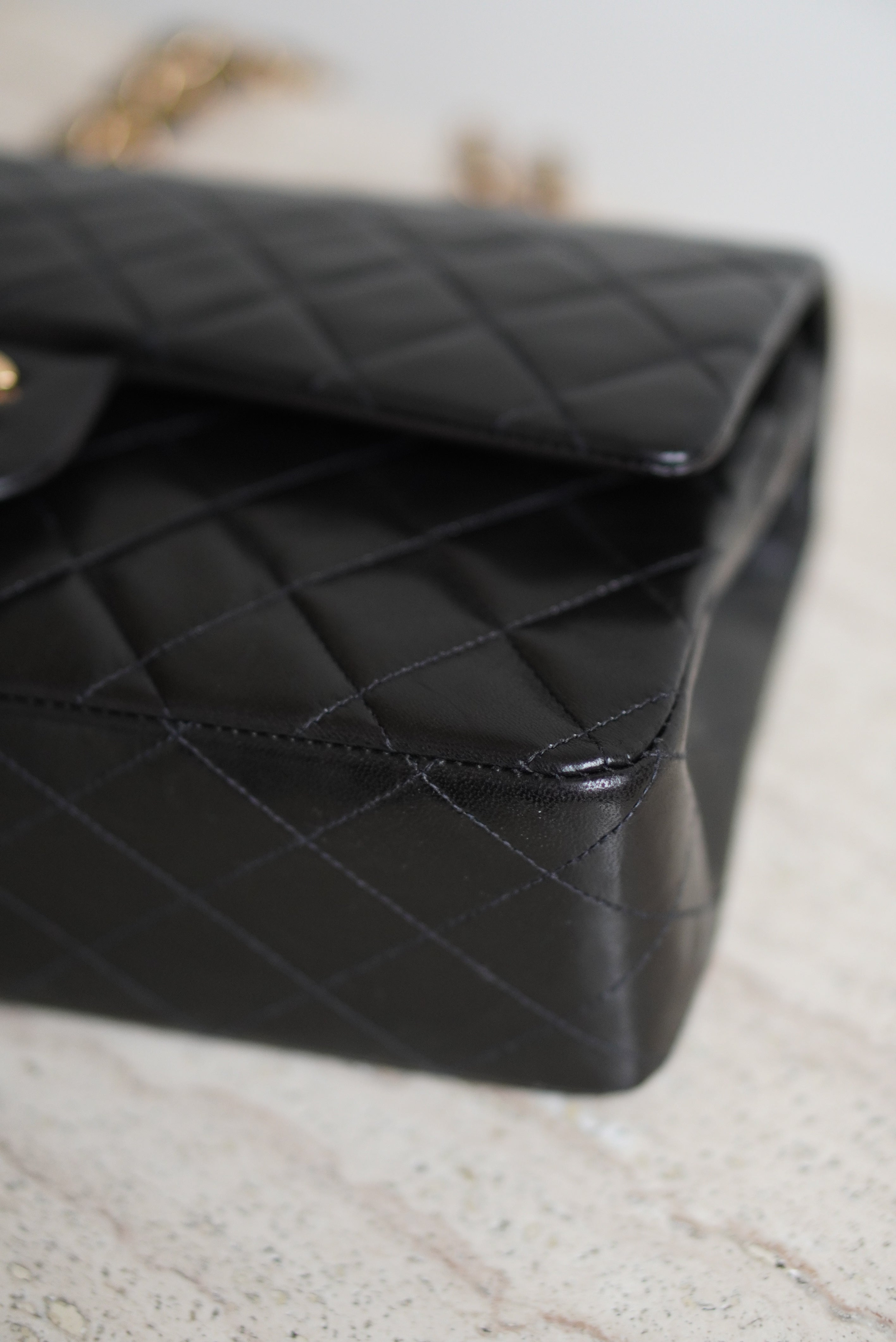 CHANEL CLASSIC MEDIUM DOUBLE FLAP