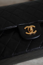 CHANEL CLASSIC MEDIUM DOUBLE FLAP