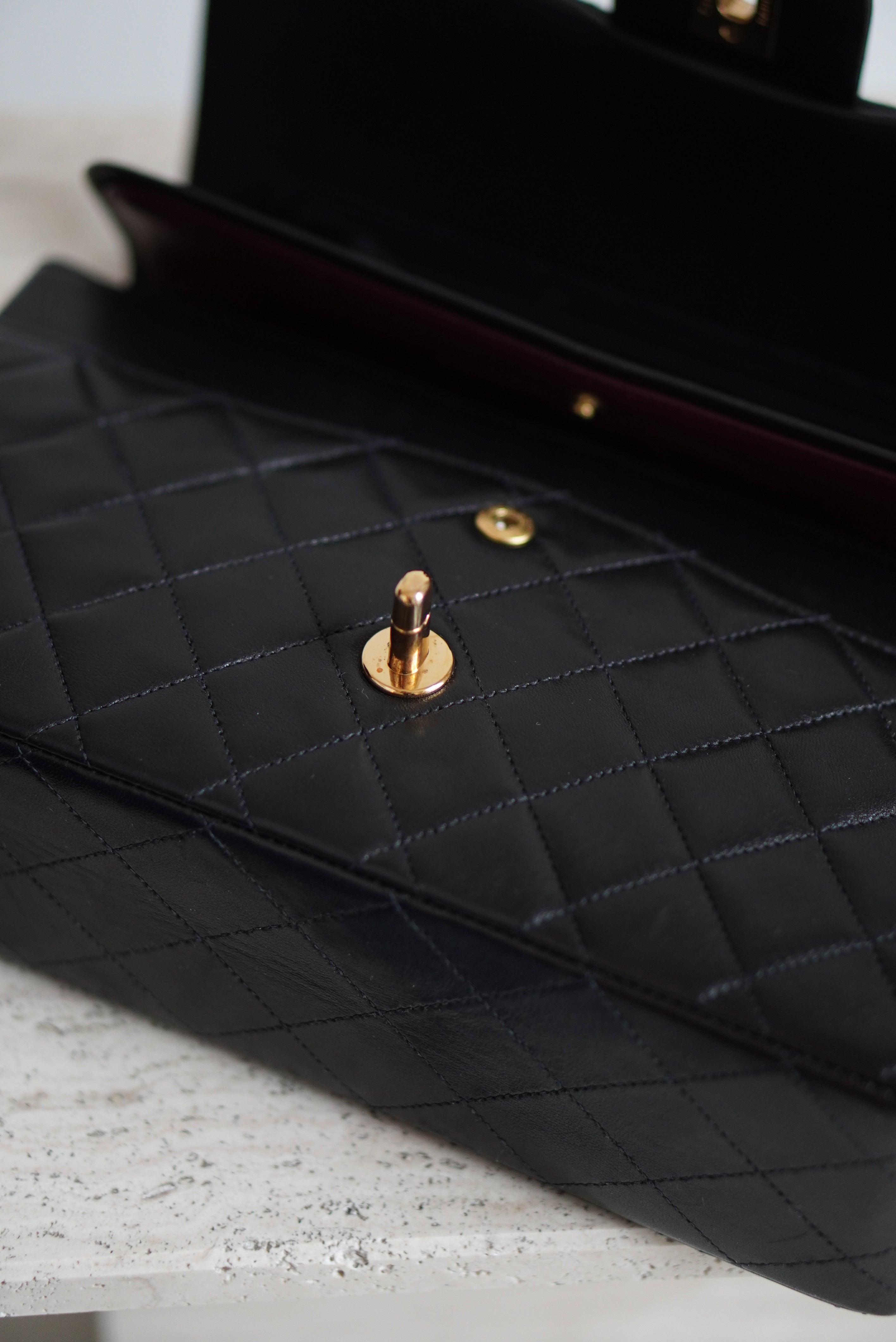 CHANEL CLASSIC MEDIUM DOUBLE FLAP