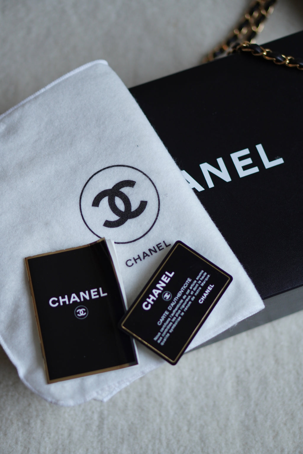 CHANEL CLASSIC MEDIUM DOUBLE FLAP