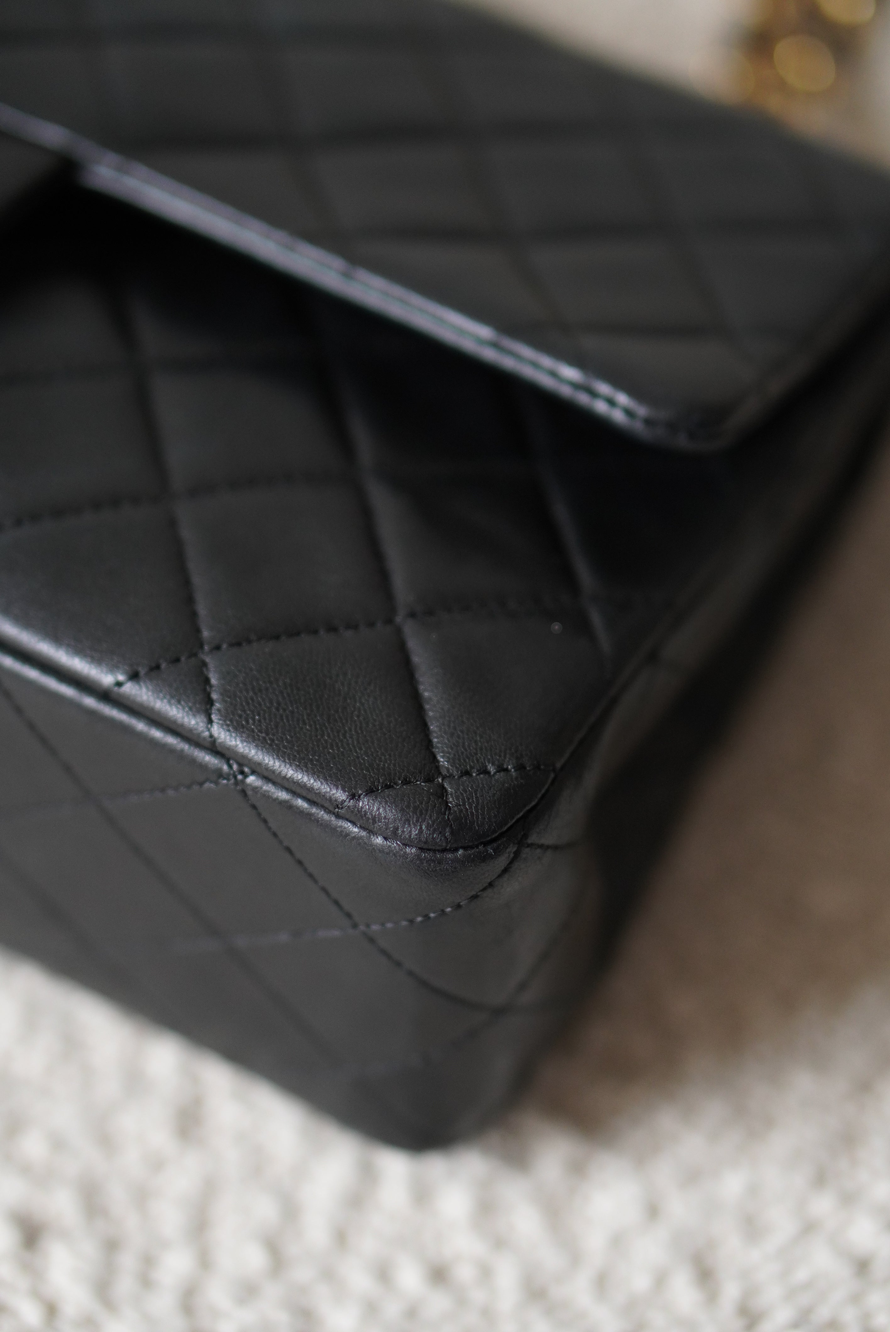 CHANEL CLASSIC MEDIUM DOUBLE FLAP