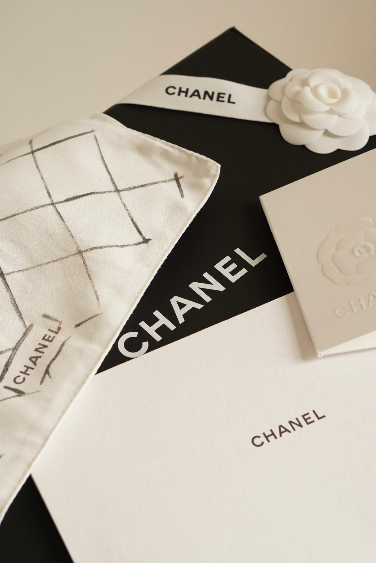 CHANEL CLASSIC MEDIUM DOUBLE FLAP | BLACK