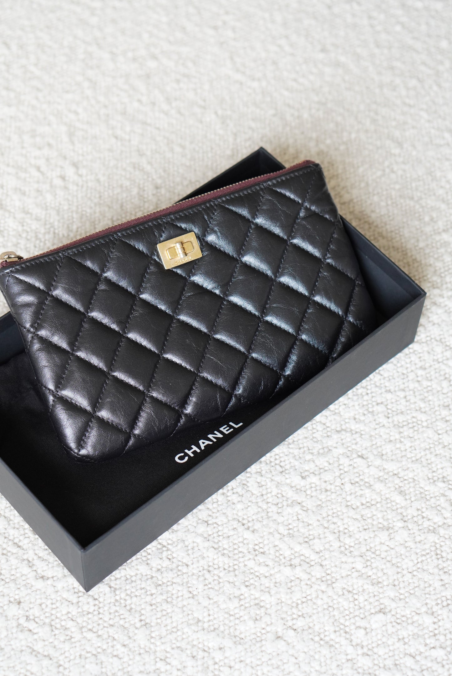 CHANEL 2.55 REISSUE SMALL O-CASE