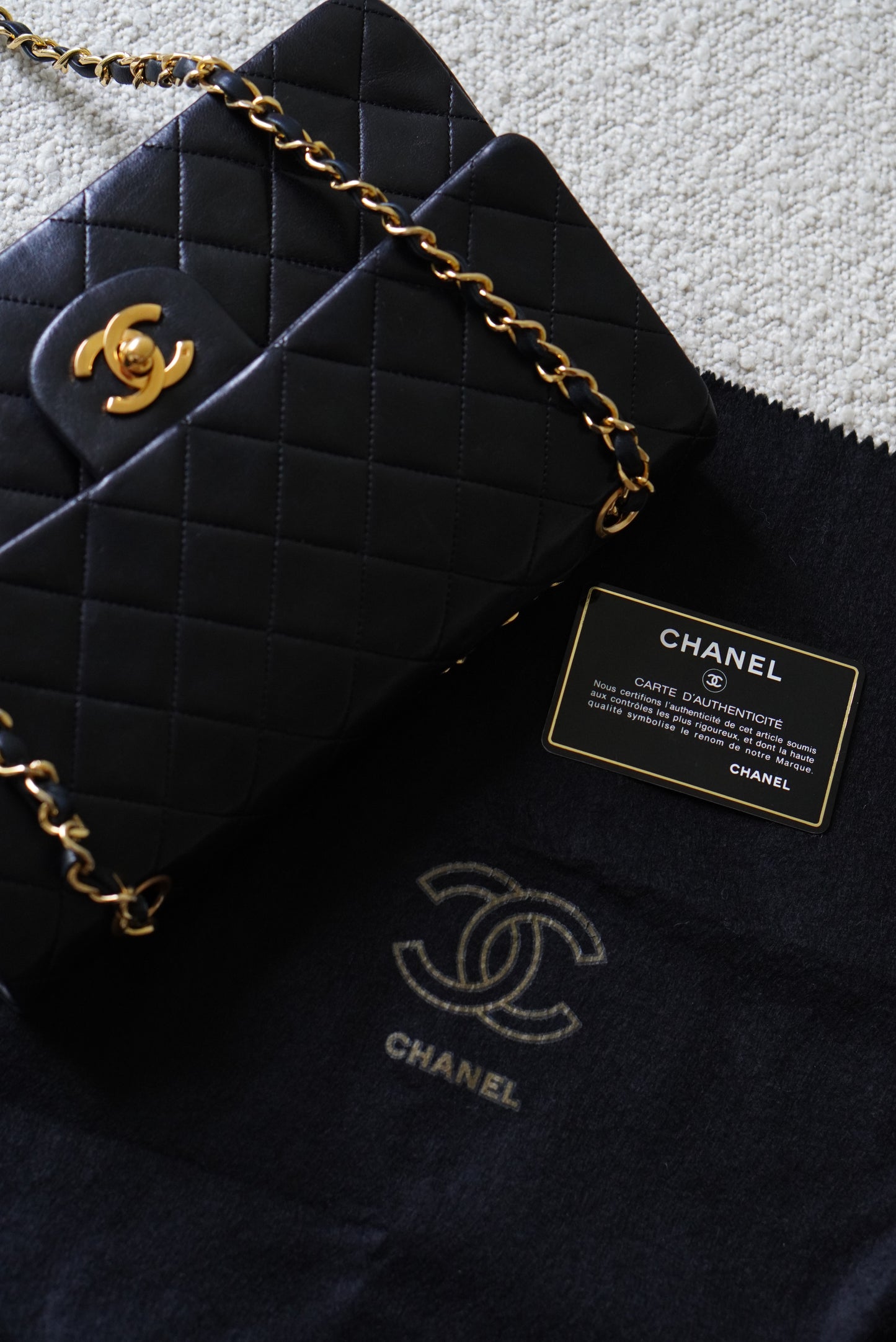 CHANEL CLASSIC MEDIUM DOUBLE FLAP