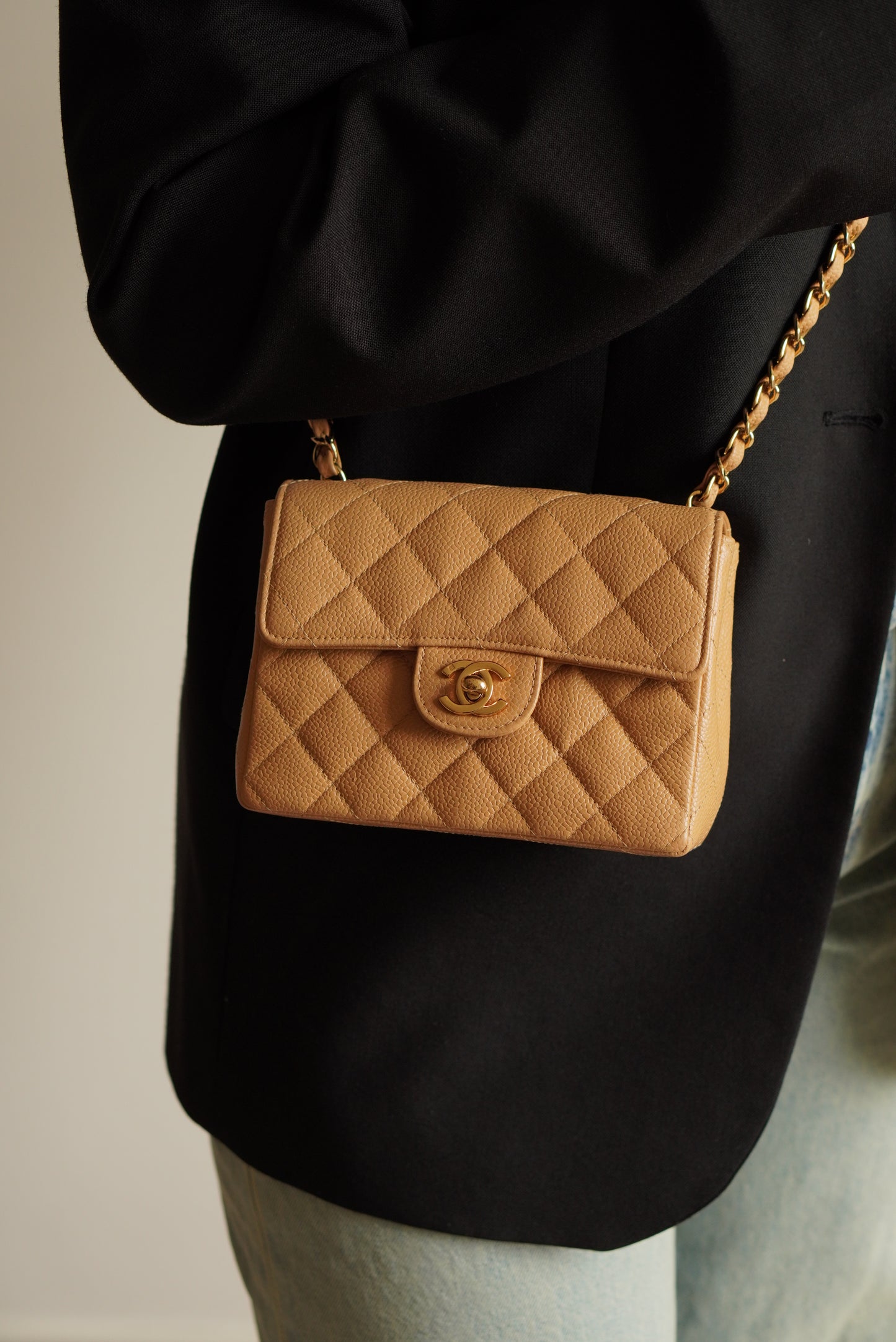 CHANEL CLASSIC MINI SQUARE | BEIGE