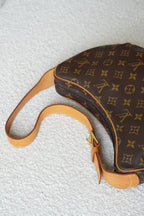 LOUIS VUITTON CROISSANT MM