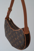LOUIS VUITTON CROISSANT PM