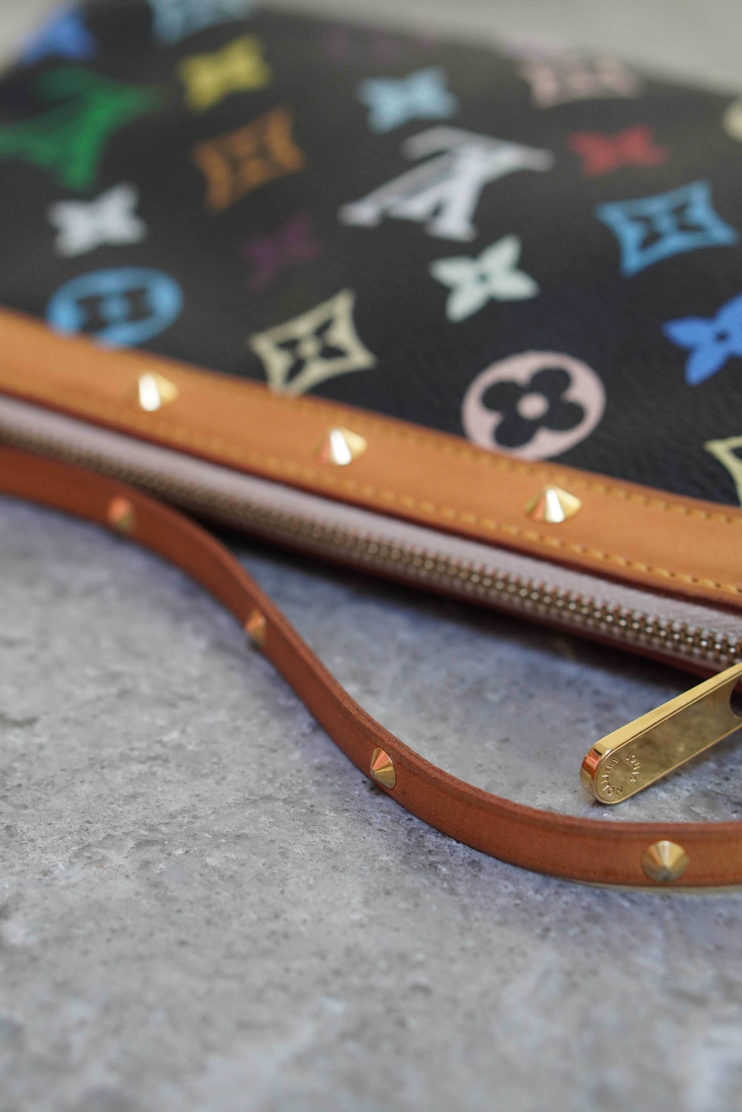 LOUIS VUITTON POCHETTE ACCESSOIRES