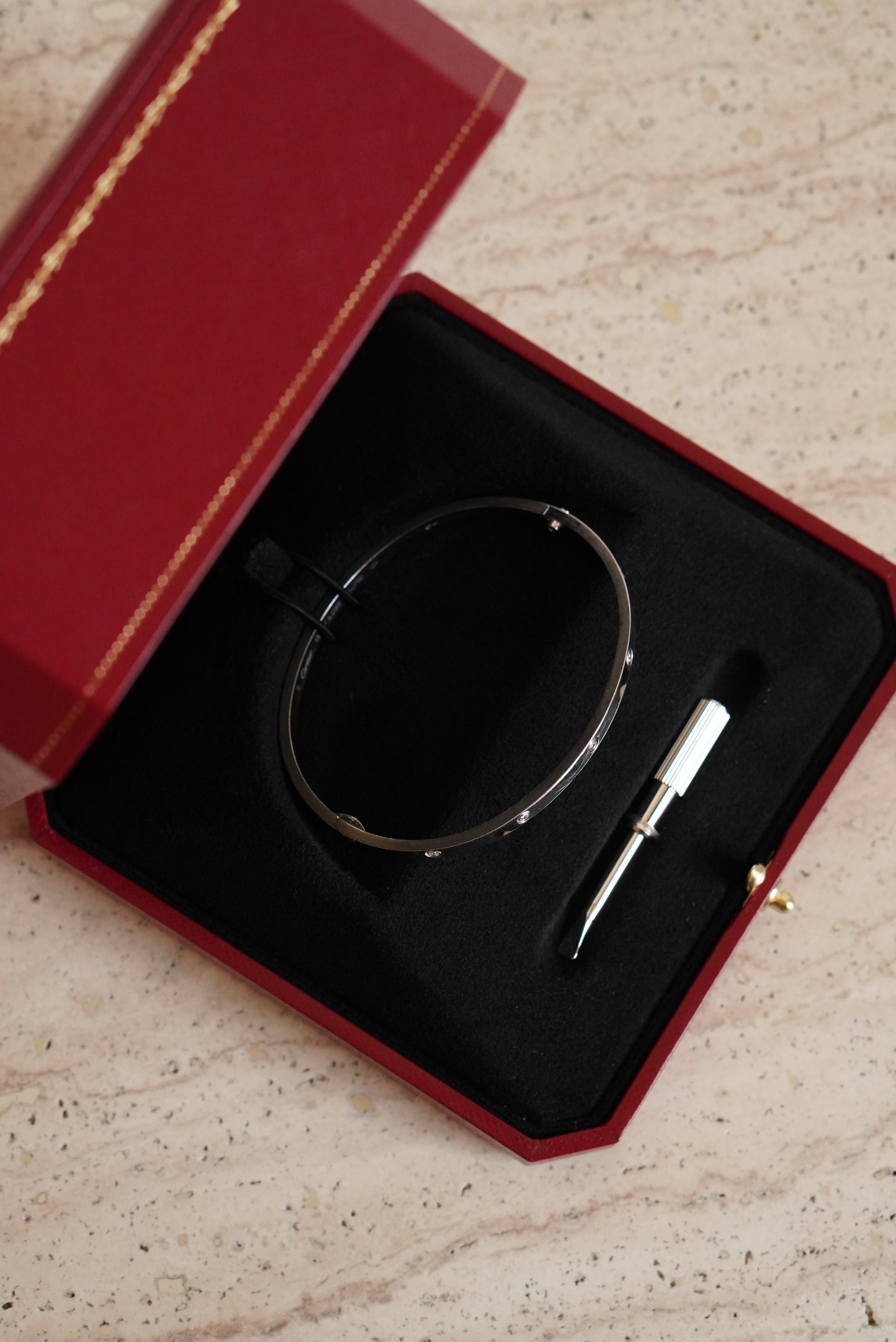 CARTIER LOVE BRACELET SMALL 10 DIAMONDS | WHITE GOLD