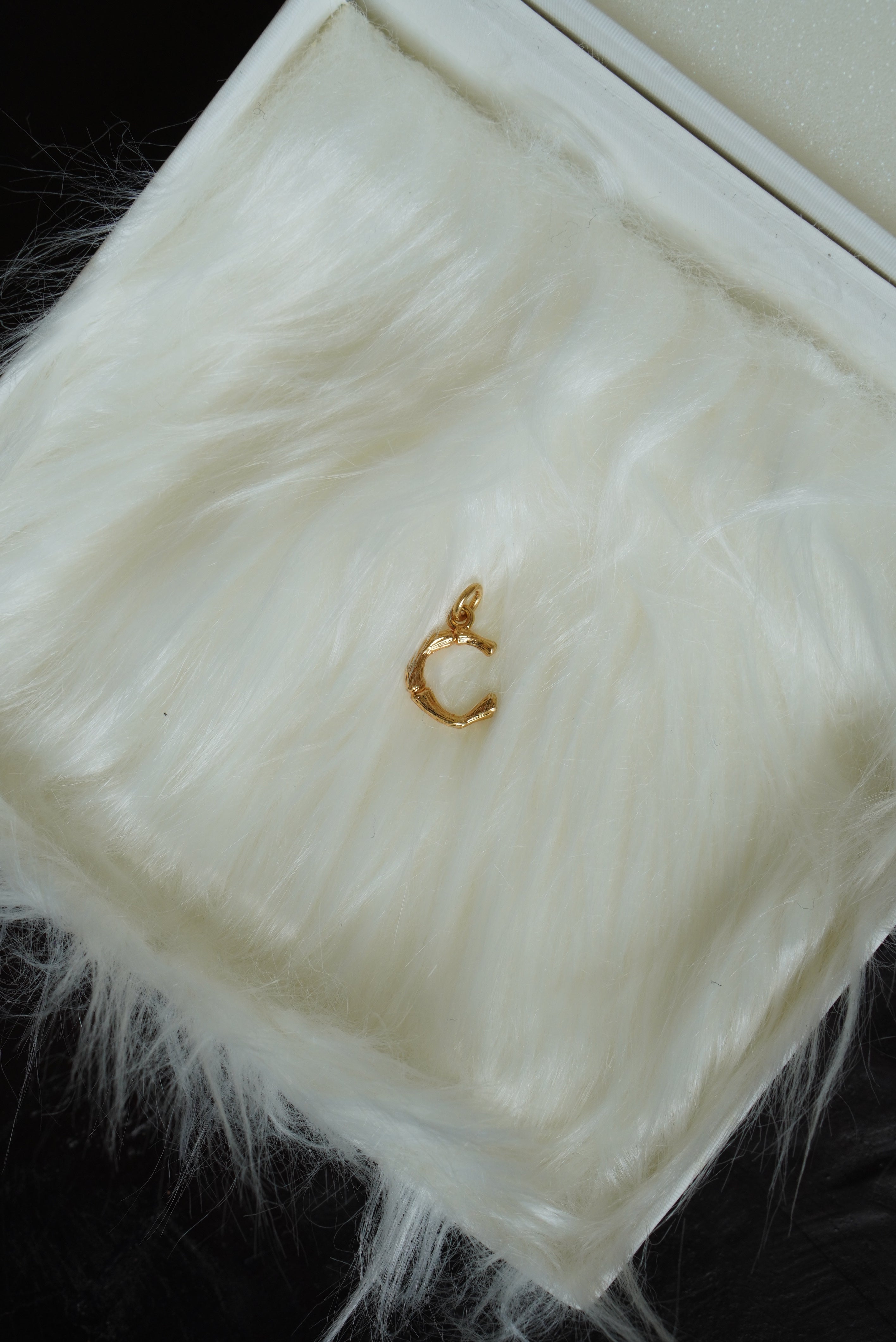CÉLINE BAMBOO ALPHABET MINI PENDANT "C"