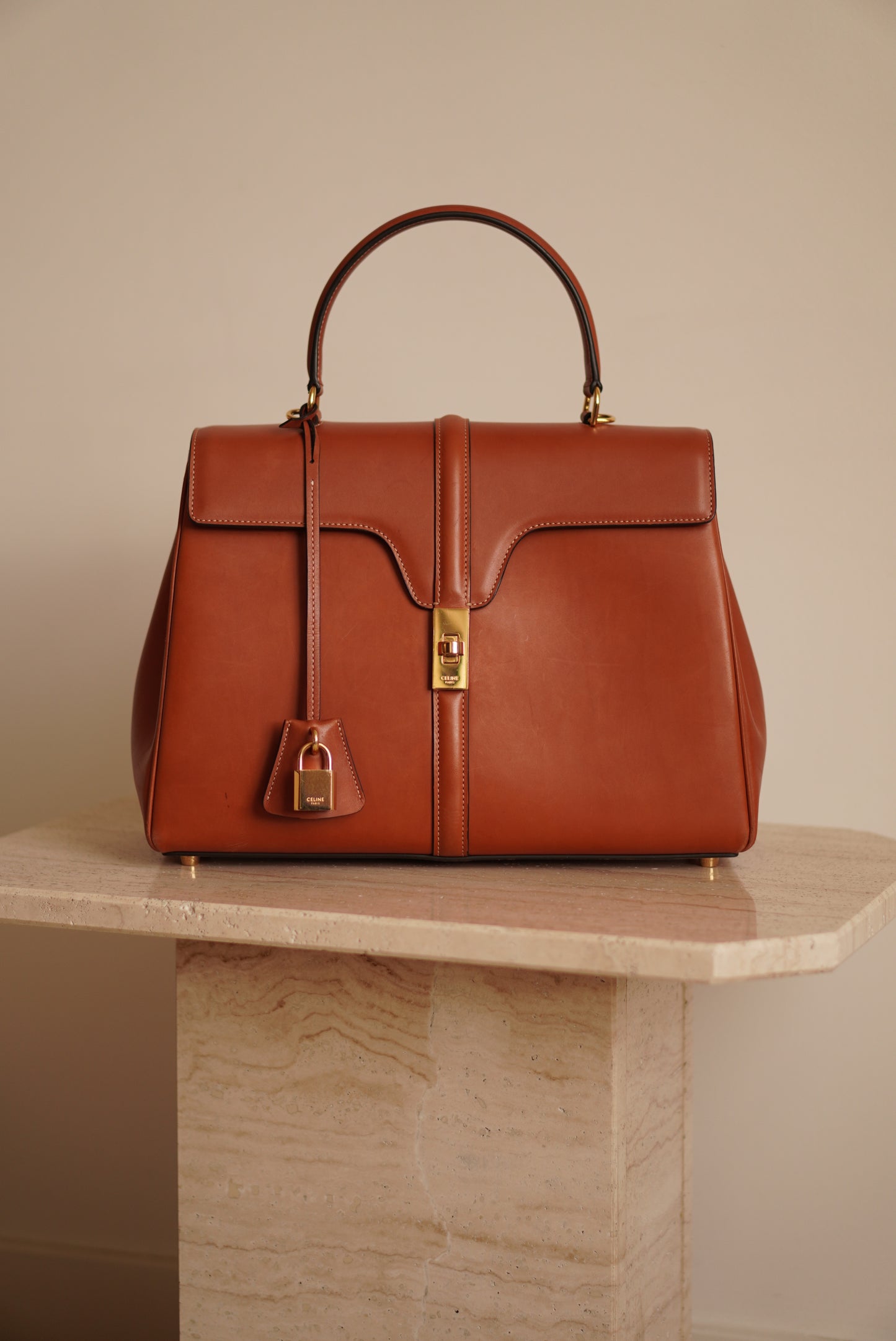 CELINE CLASSIQUE 16 | TAN