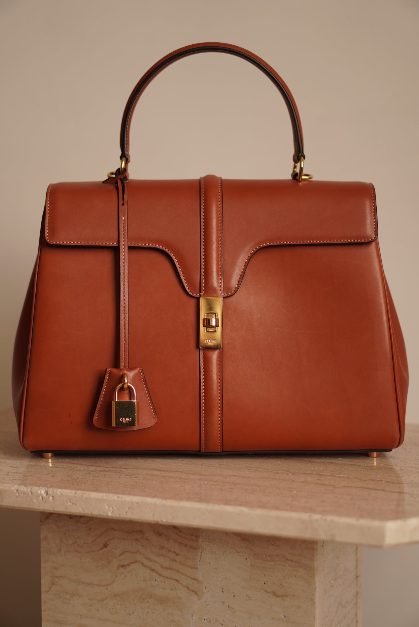 CELINE CLASSIQUE 16 | TAN
