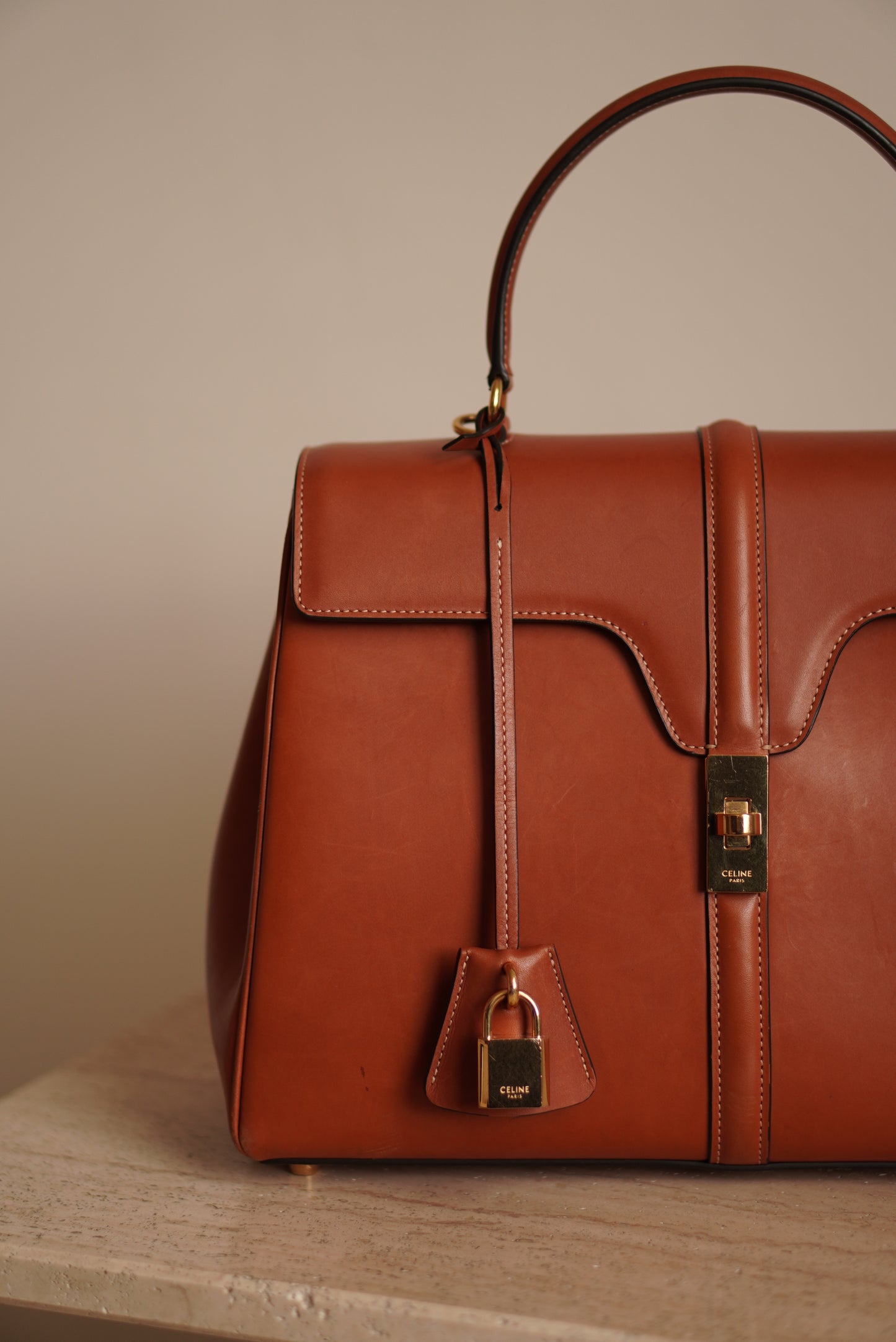 CELINE CLASSIQUE 16 | TAN