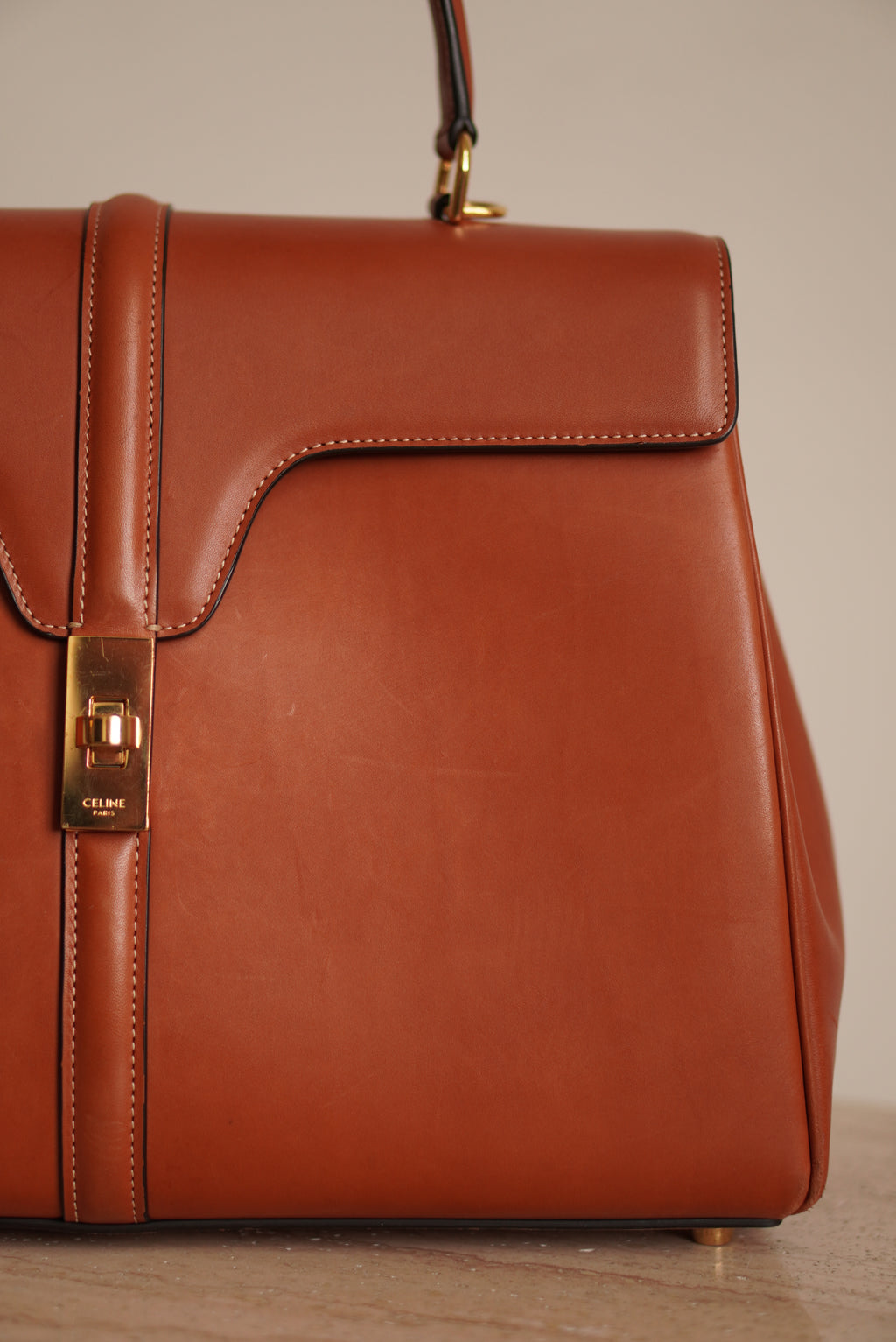 CELINE CLASSIQUE 16 | TAN