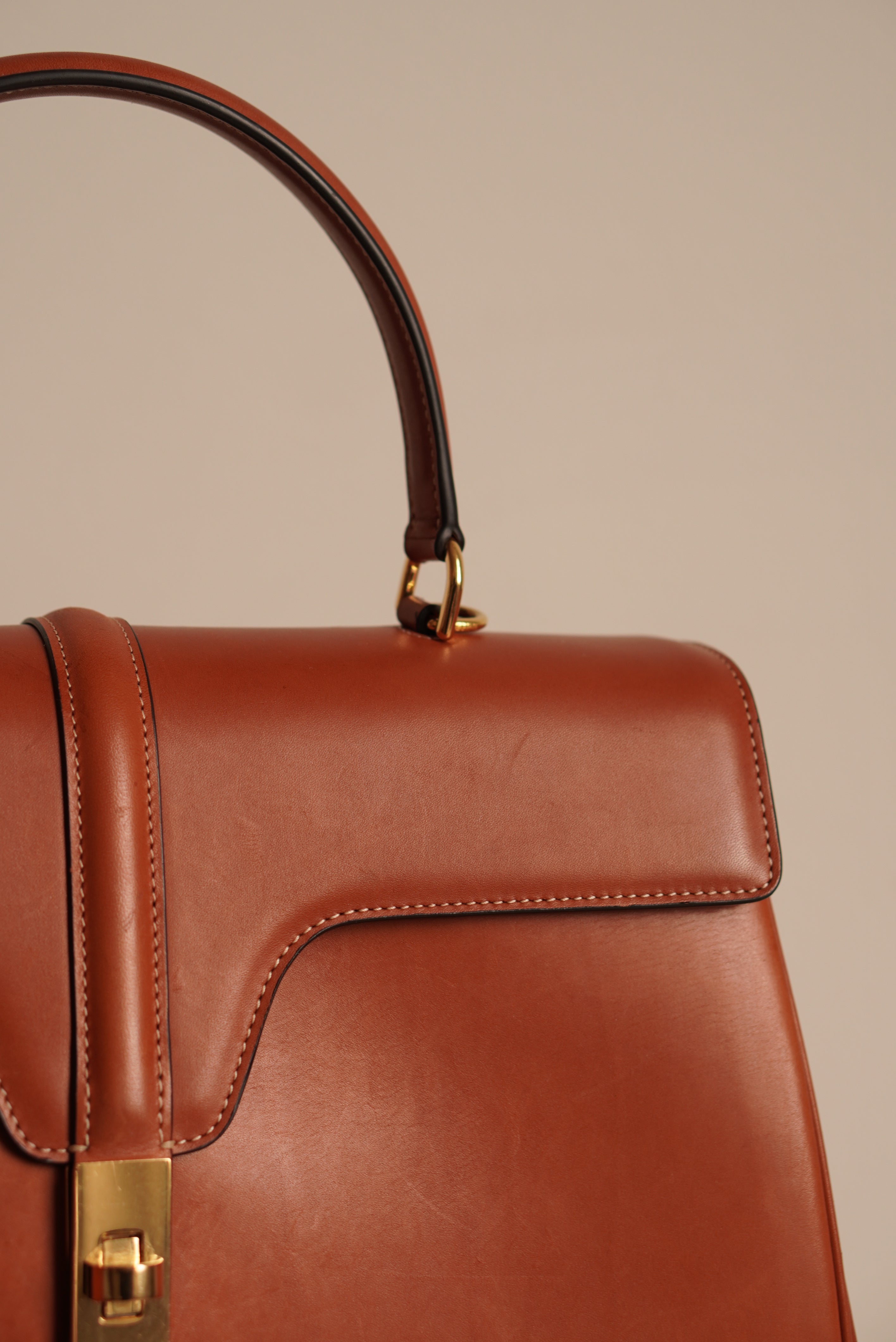 CELINE CLASSIQUE 16 | TAN