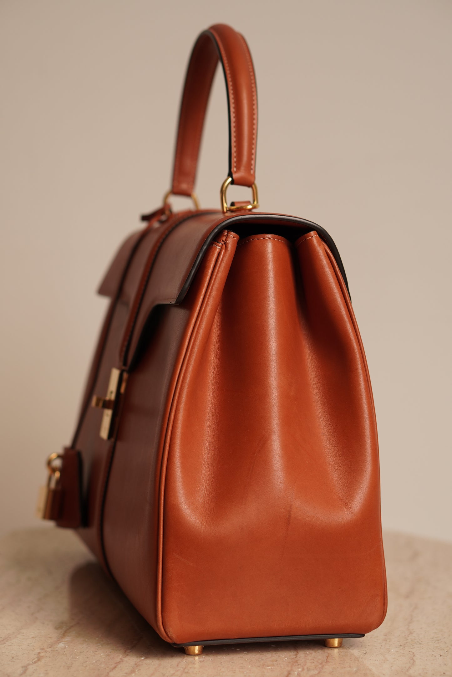 CELINE CLASSIQUE 16 | TAN