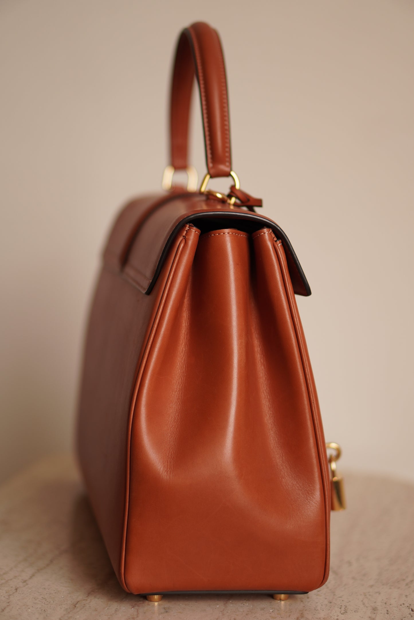 CELINE CLASSIQUE 16 | TAN