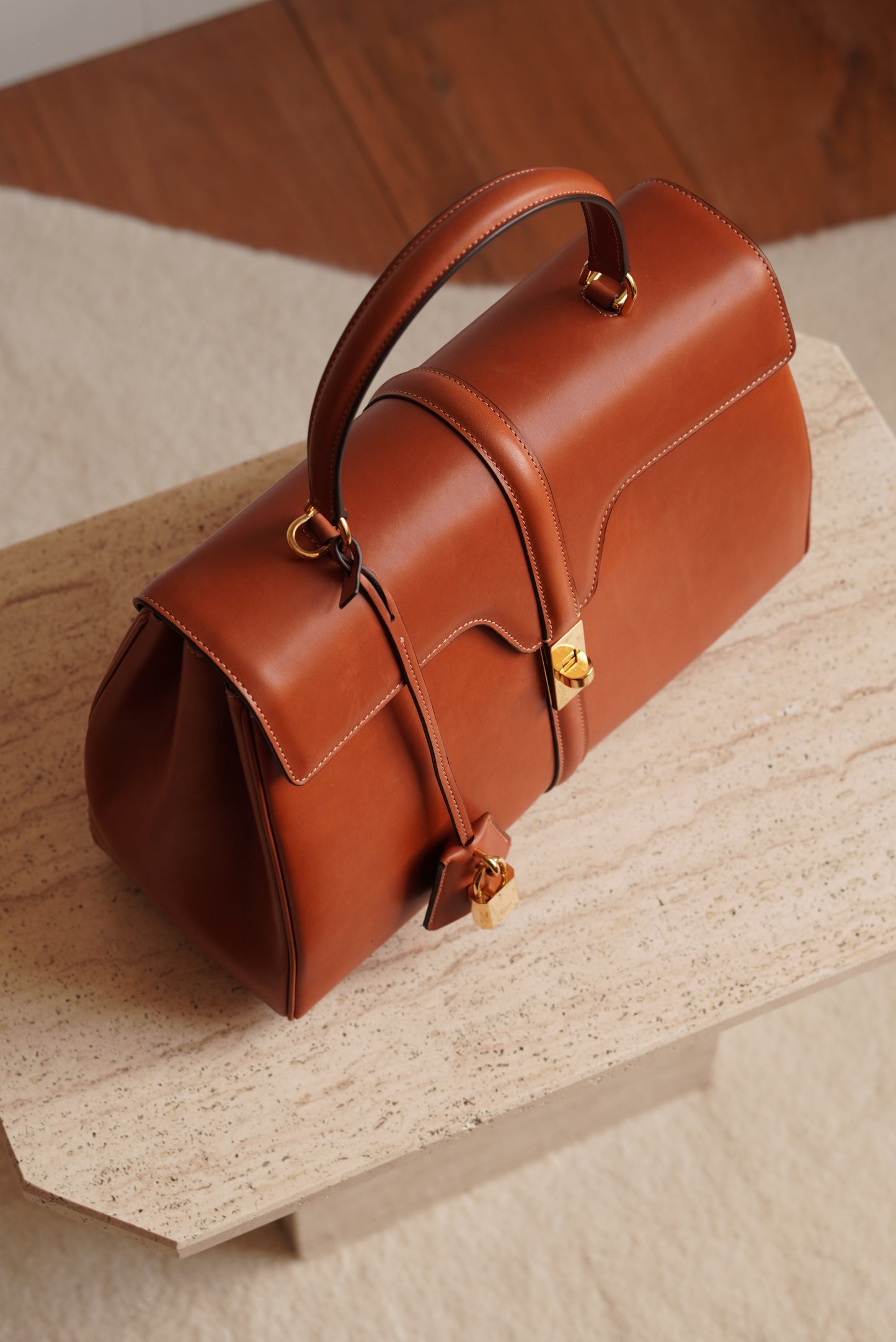 CELINE CLASSIQUE 16 | TAN