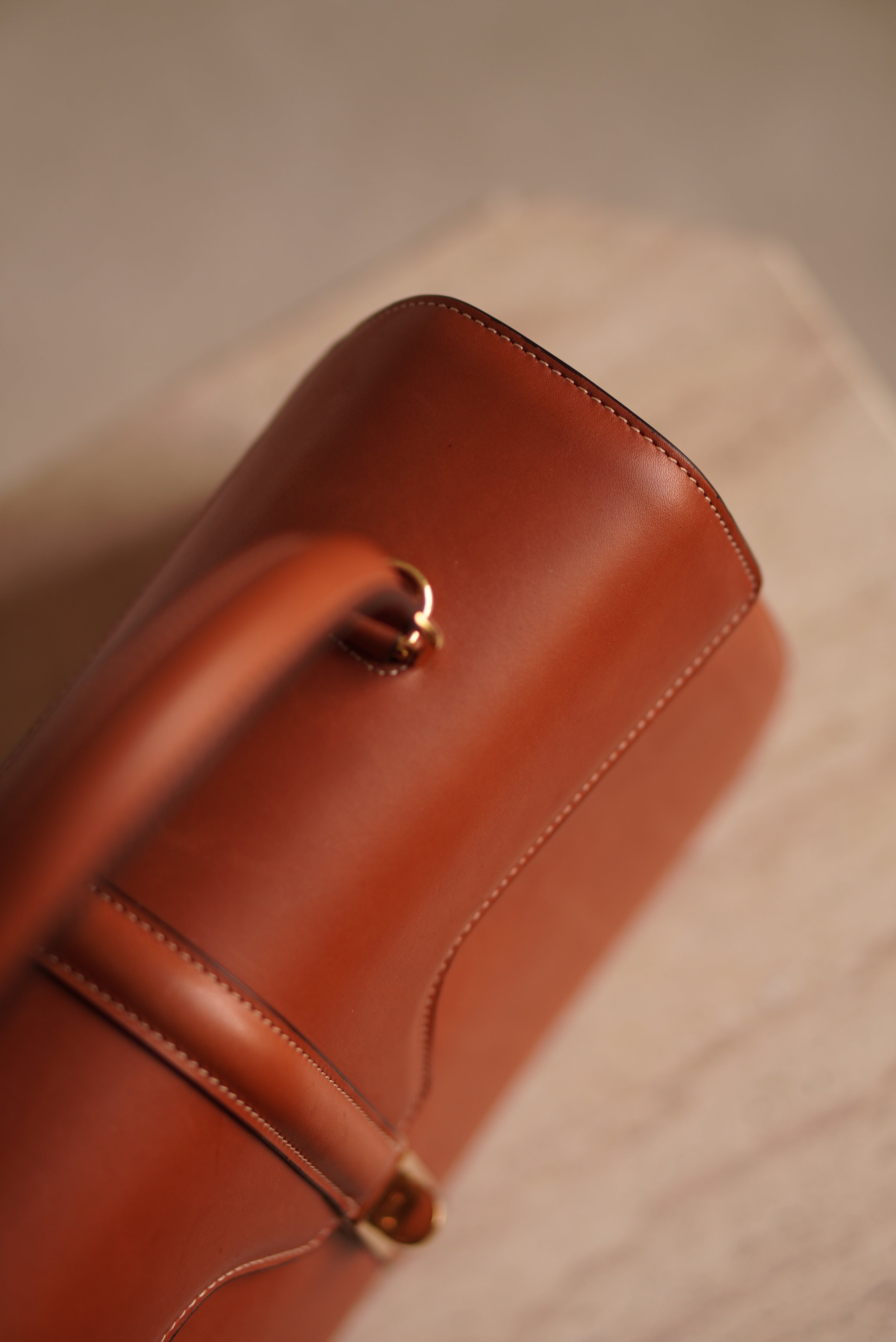 CELINE CLASSIQUE 16 | TAN