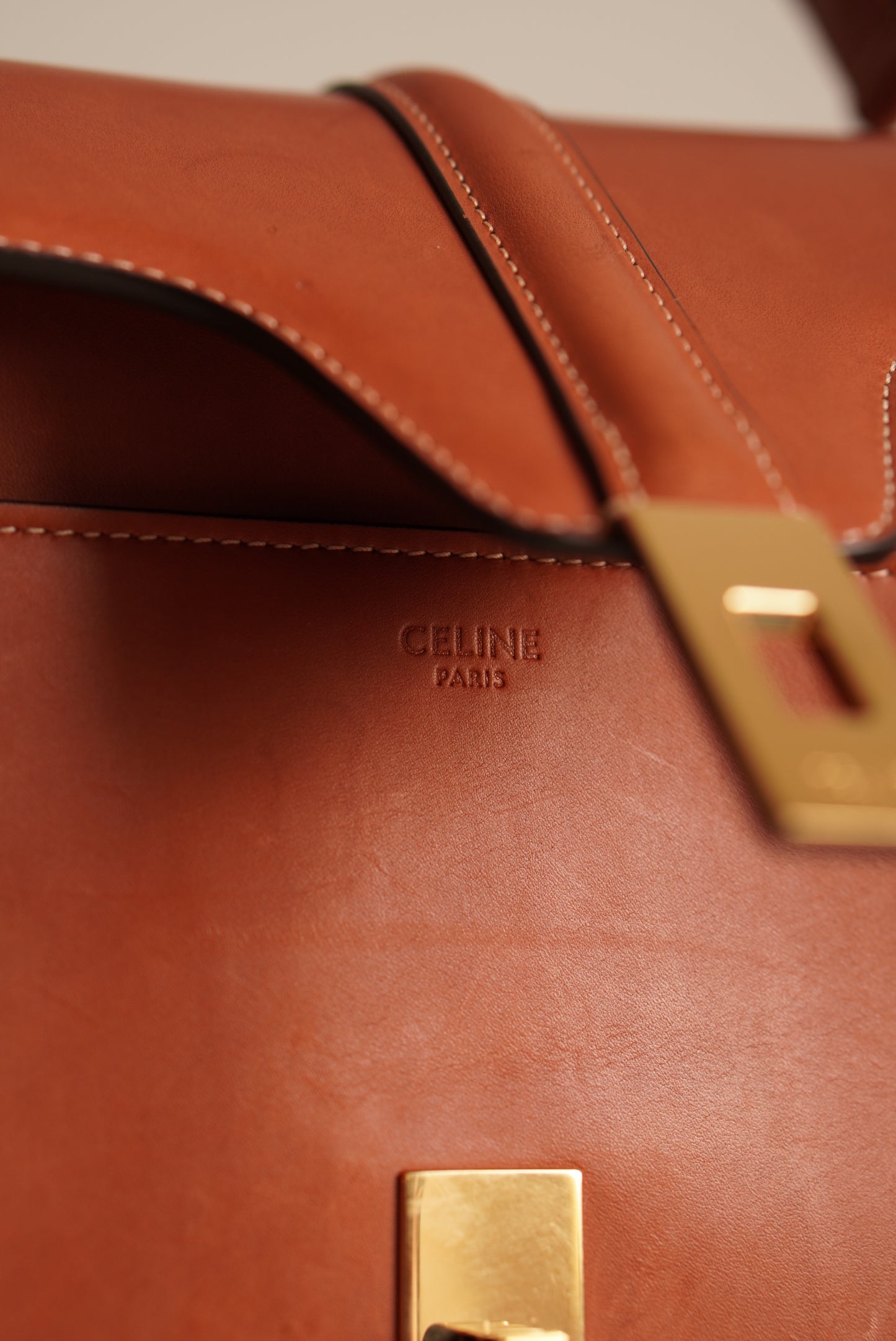 CELINE CLASSIQUE 16 | TAN