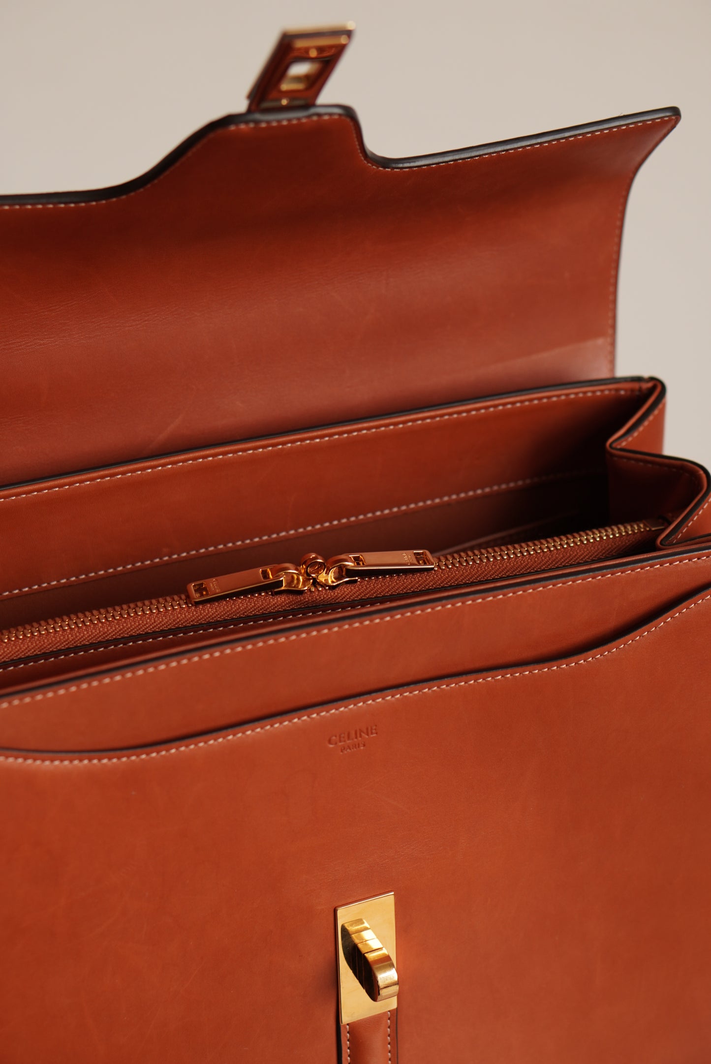 CELINE CLASSIQUE 16 | TAN