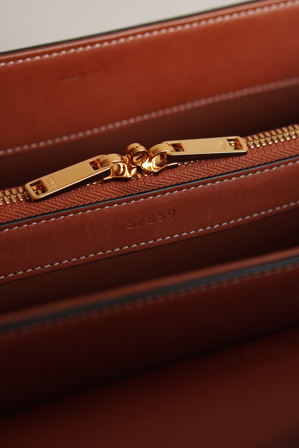 CELINE CLASSIQUE 16 | TAN