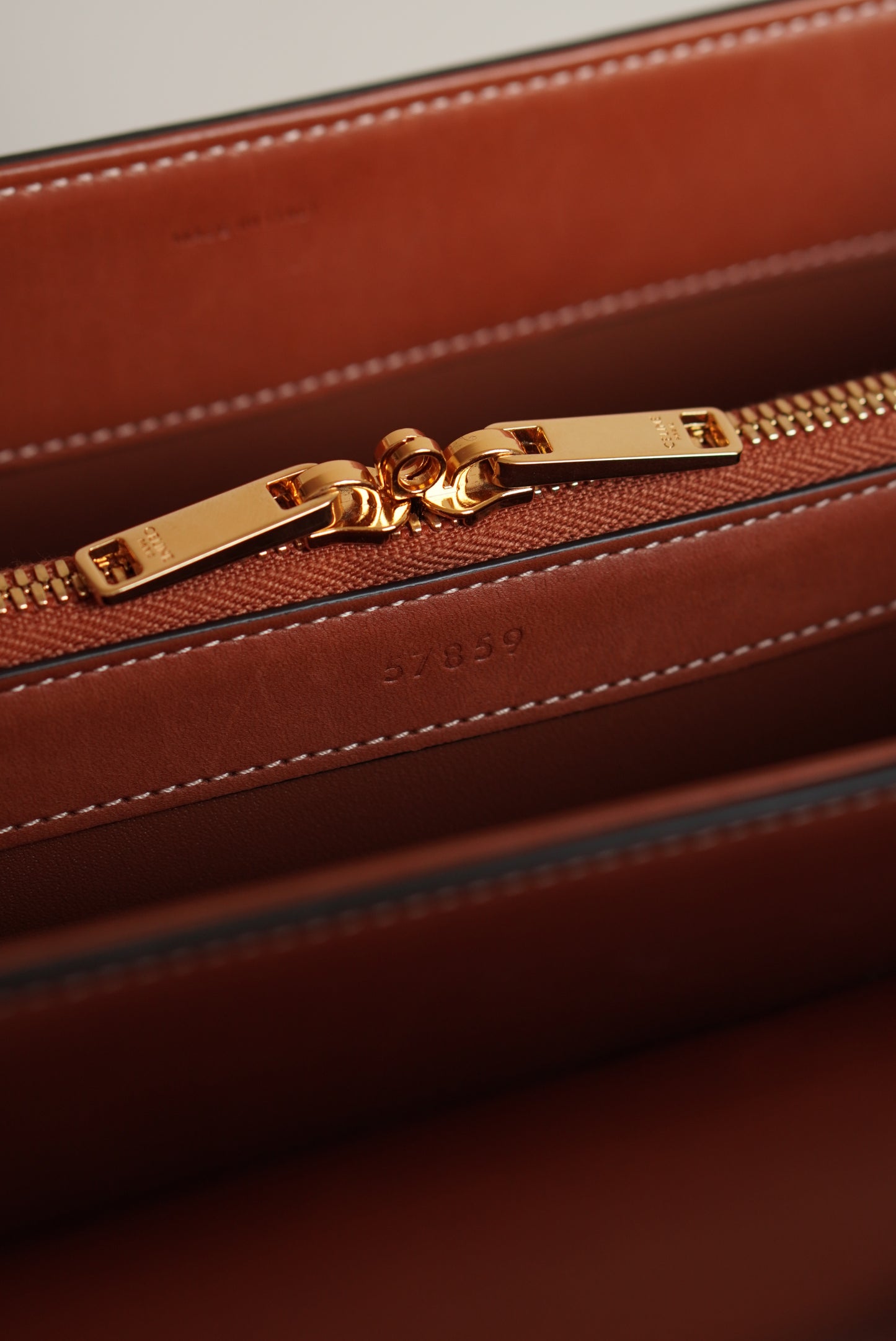 CELINE CLASSIQUE 16 | TAN