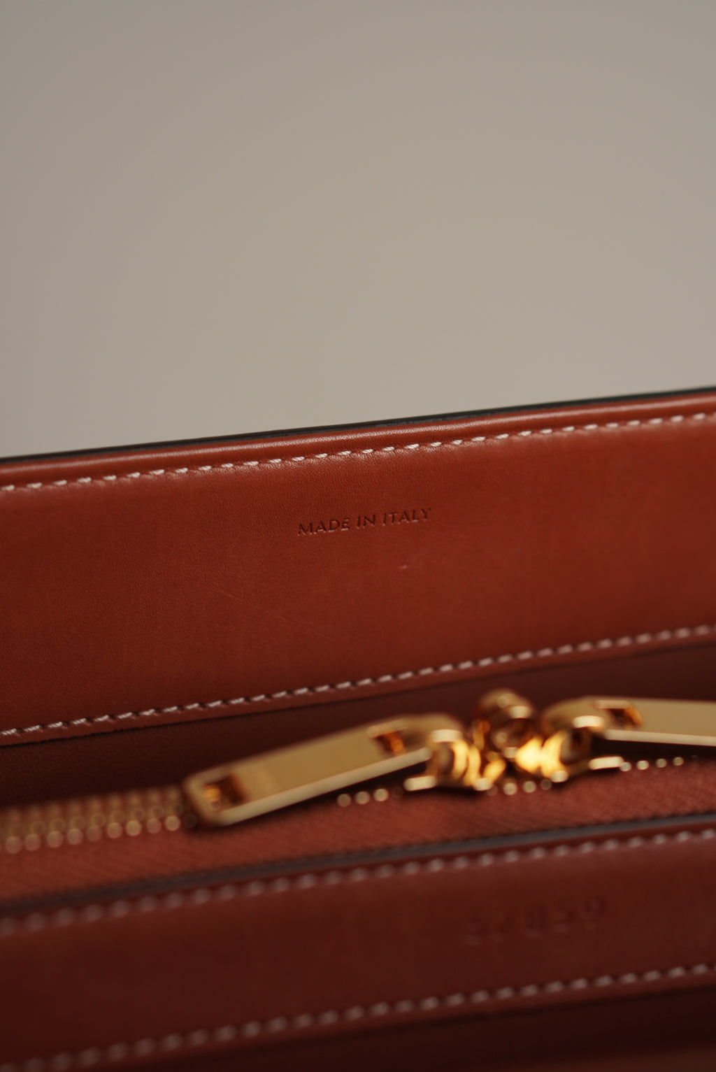 CELINE CLASSIQUE 16 | TAN