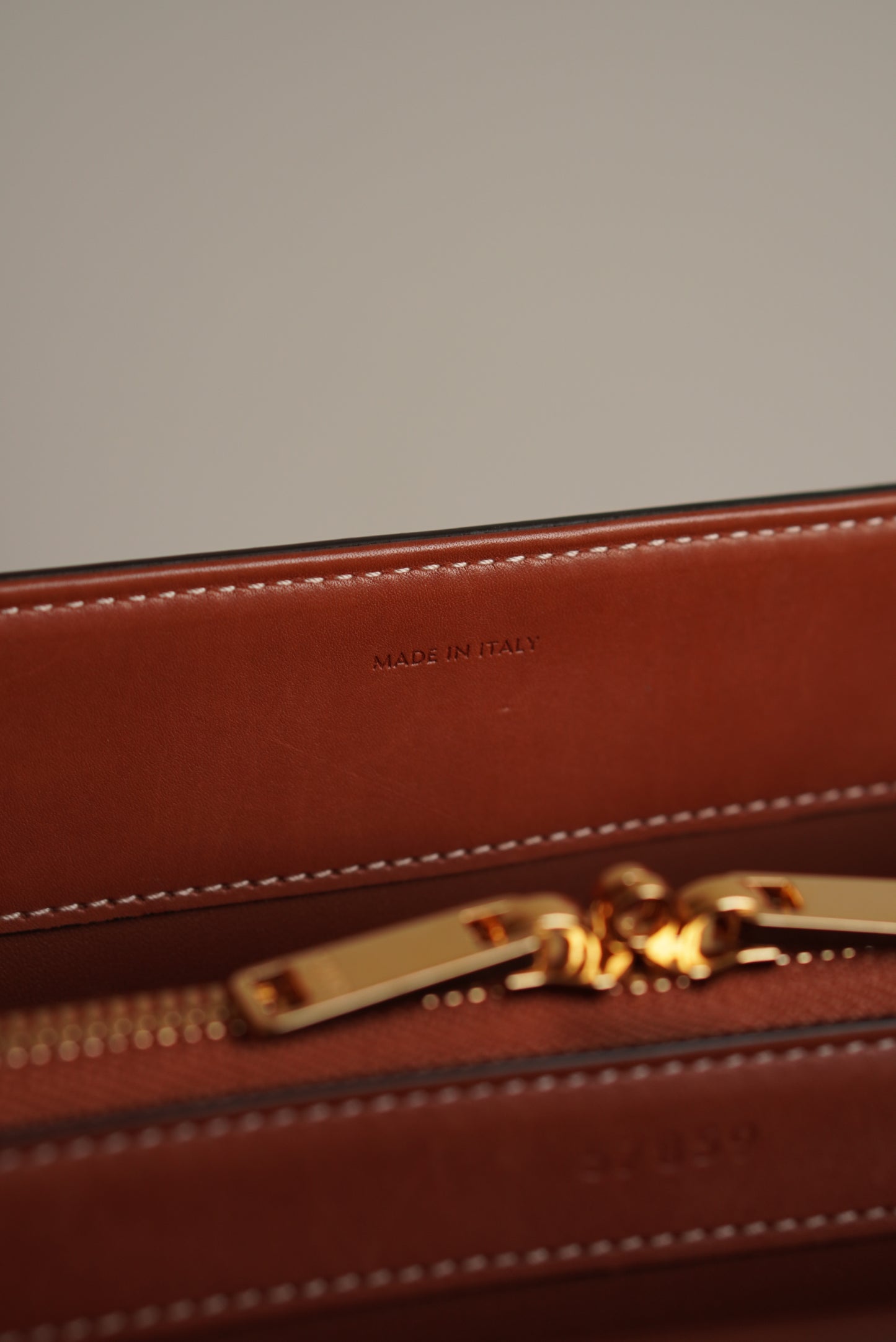 CELINE CLASSIQUE 16 | TAN