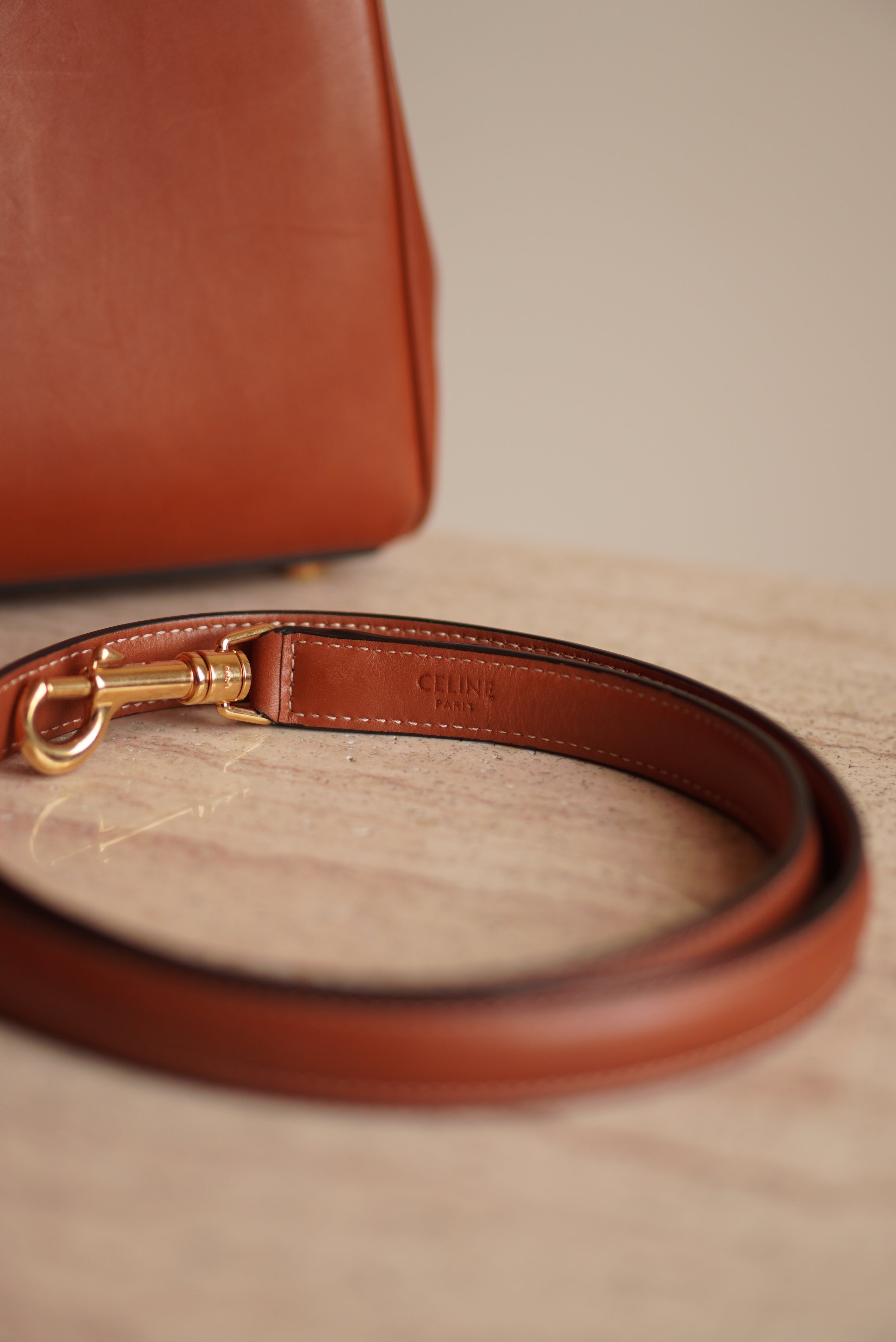 CELINE CLASSIQUE 16 | TAN