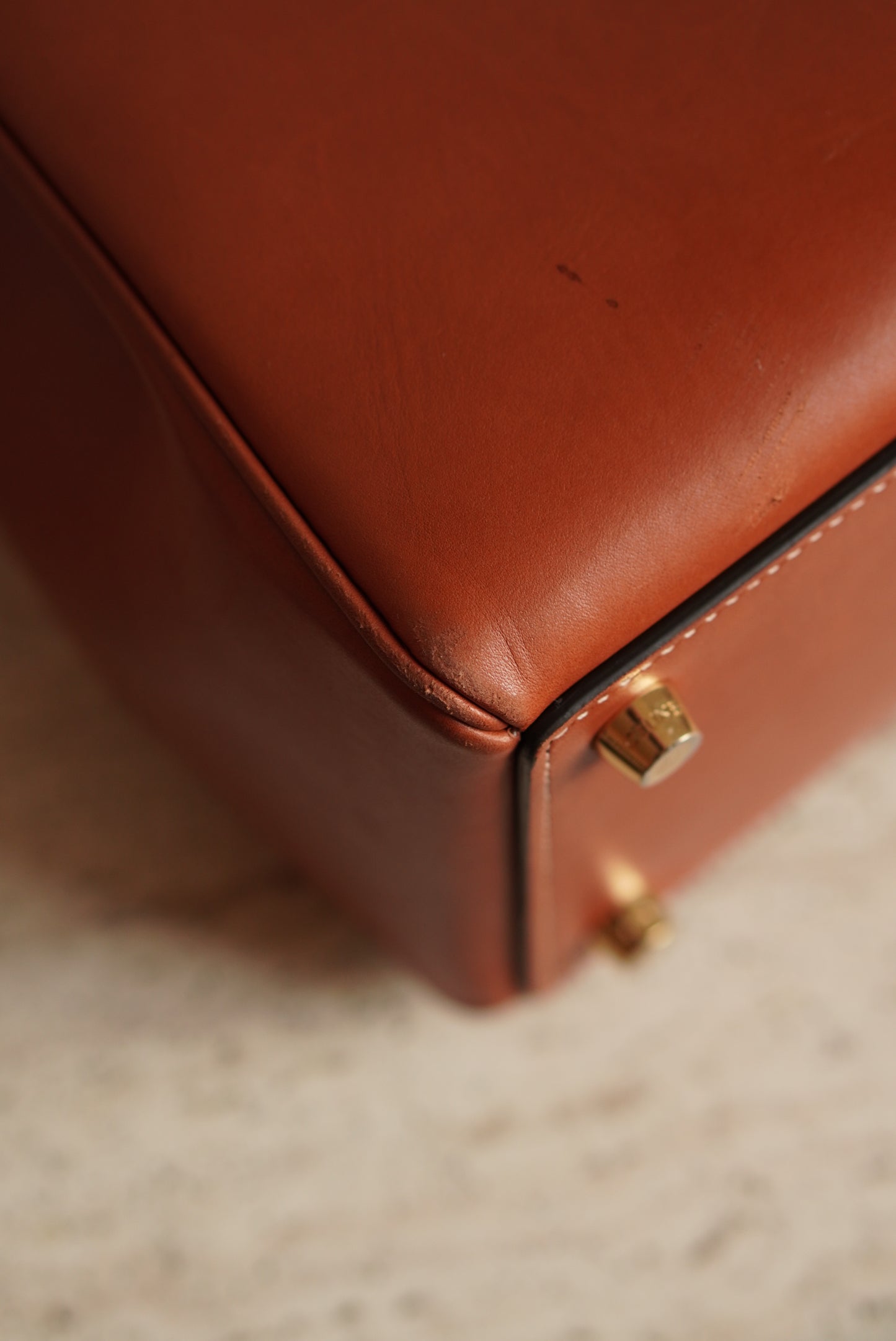 CELINE CLASSIQUE 16 | TAN