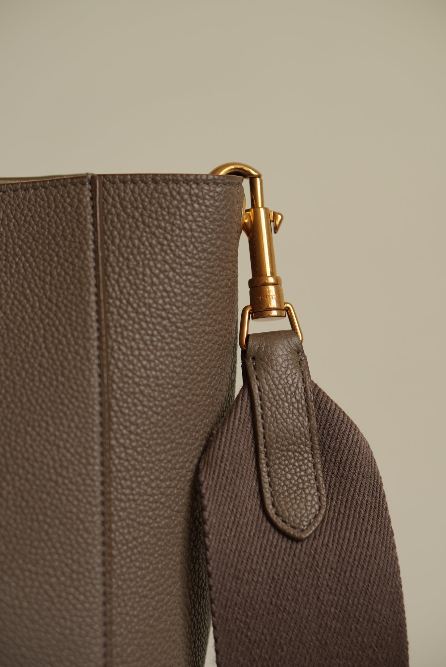 CELINE SEAU SANGLE SMALL | ETOUPE
