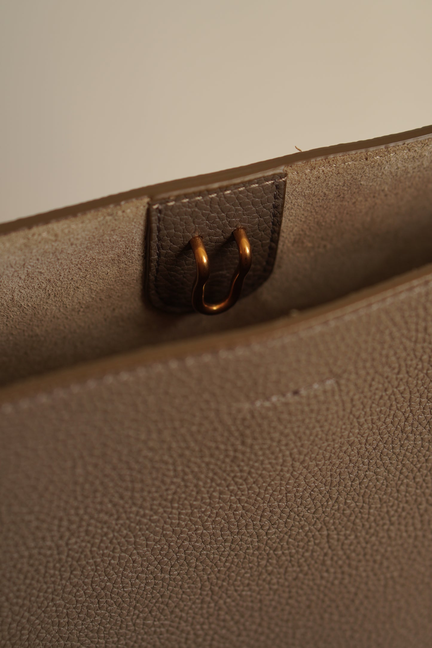CELINE SEAU SANGLE SMALL | ETOUPE