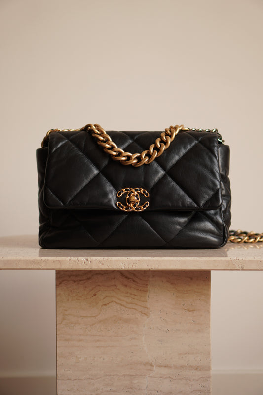 CHANEL 19 LARGE | BLACK