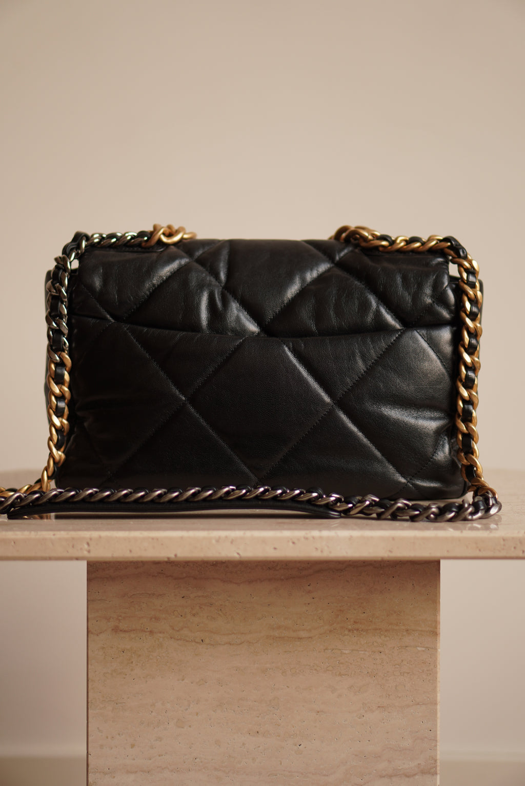 CHANEL 19 LARGE | BLACK