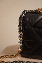 CHANEL 19 LARGE | BLACK