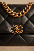 CHANEL 19 LARGE | BLACK