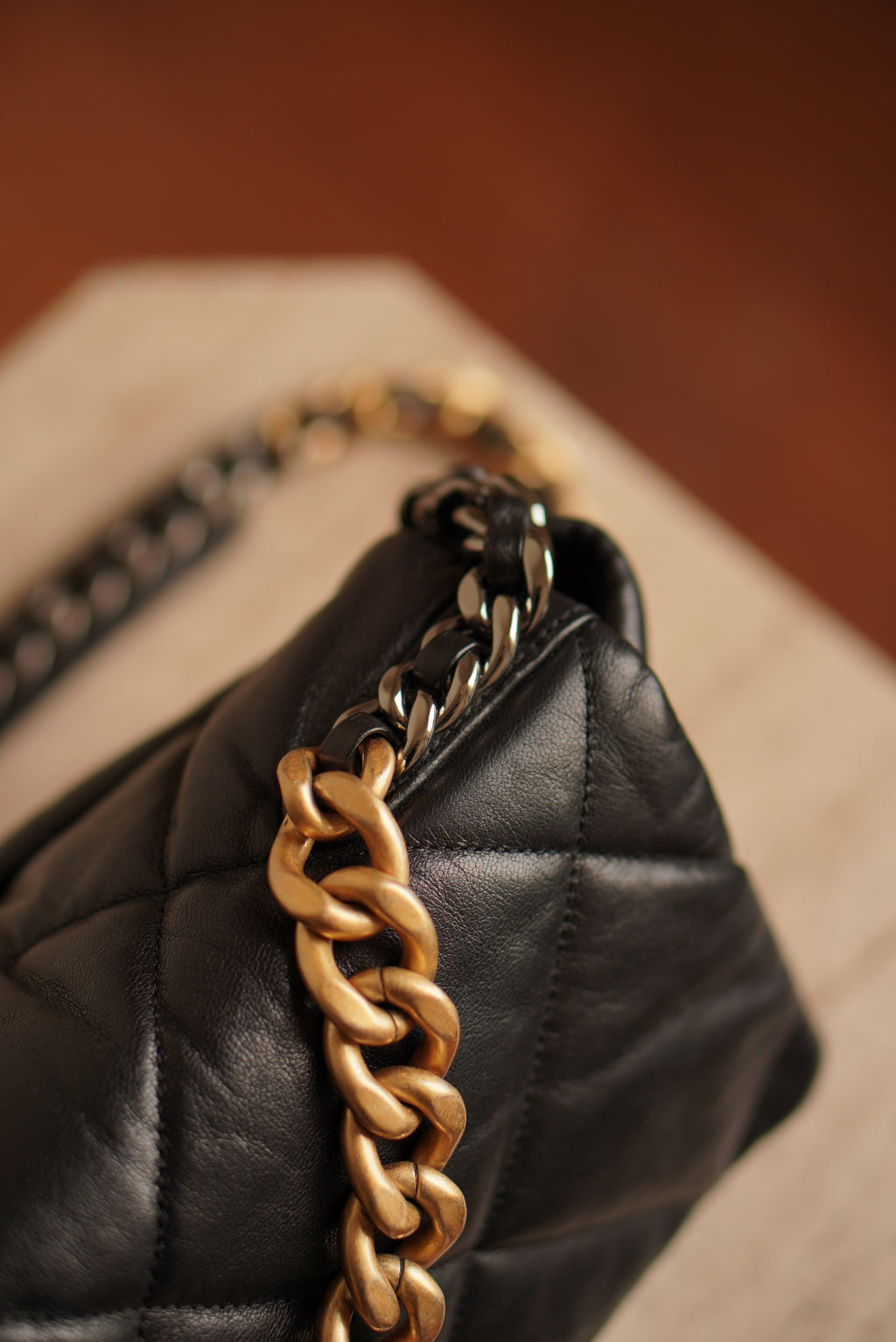 CHANEL 19 LARGE | BLACK
