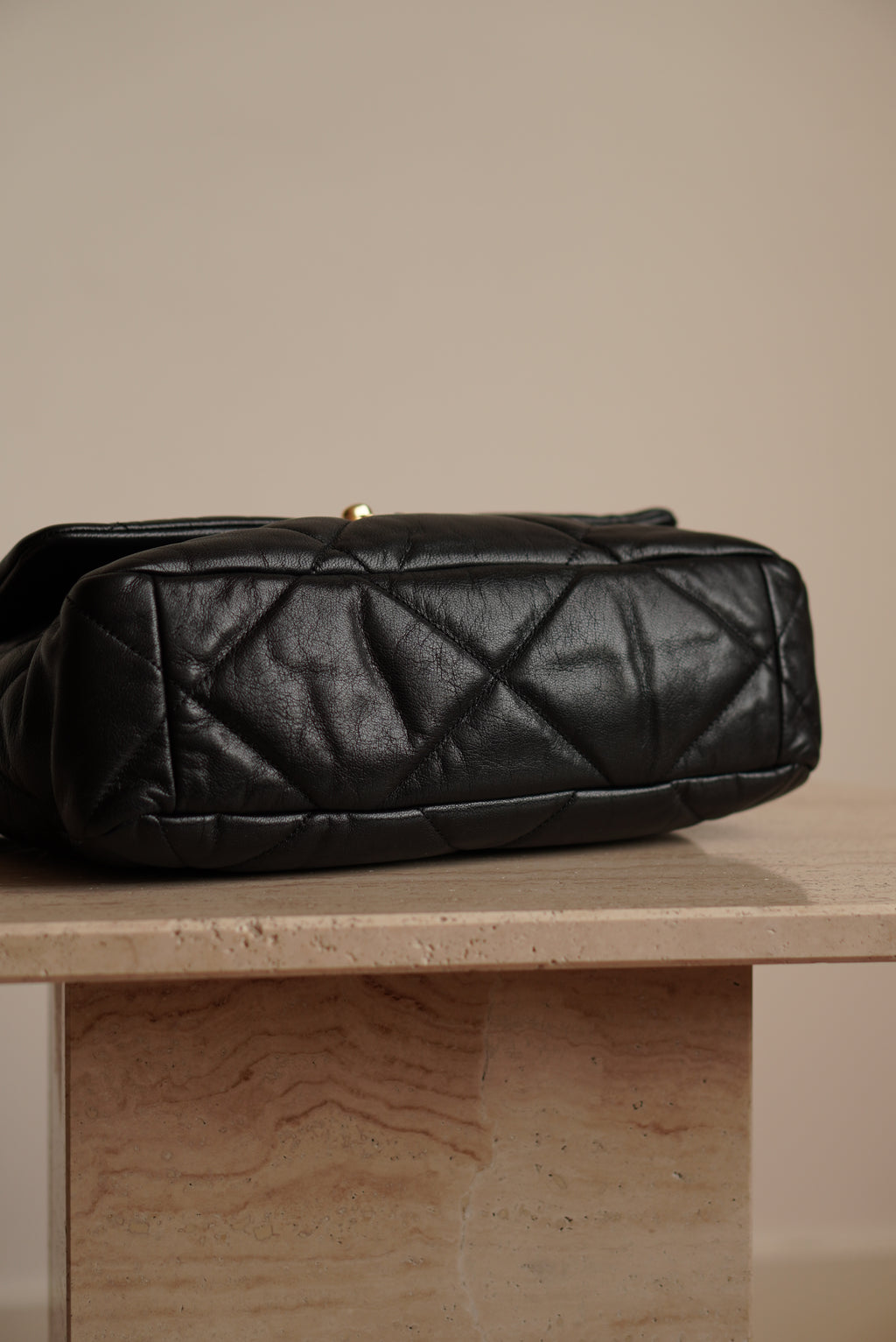 CHANEL 19 LARGE | BLACK