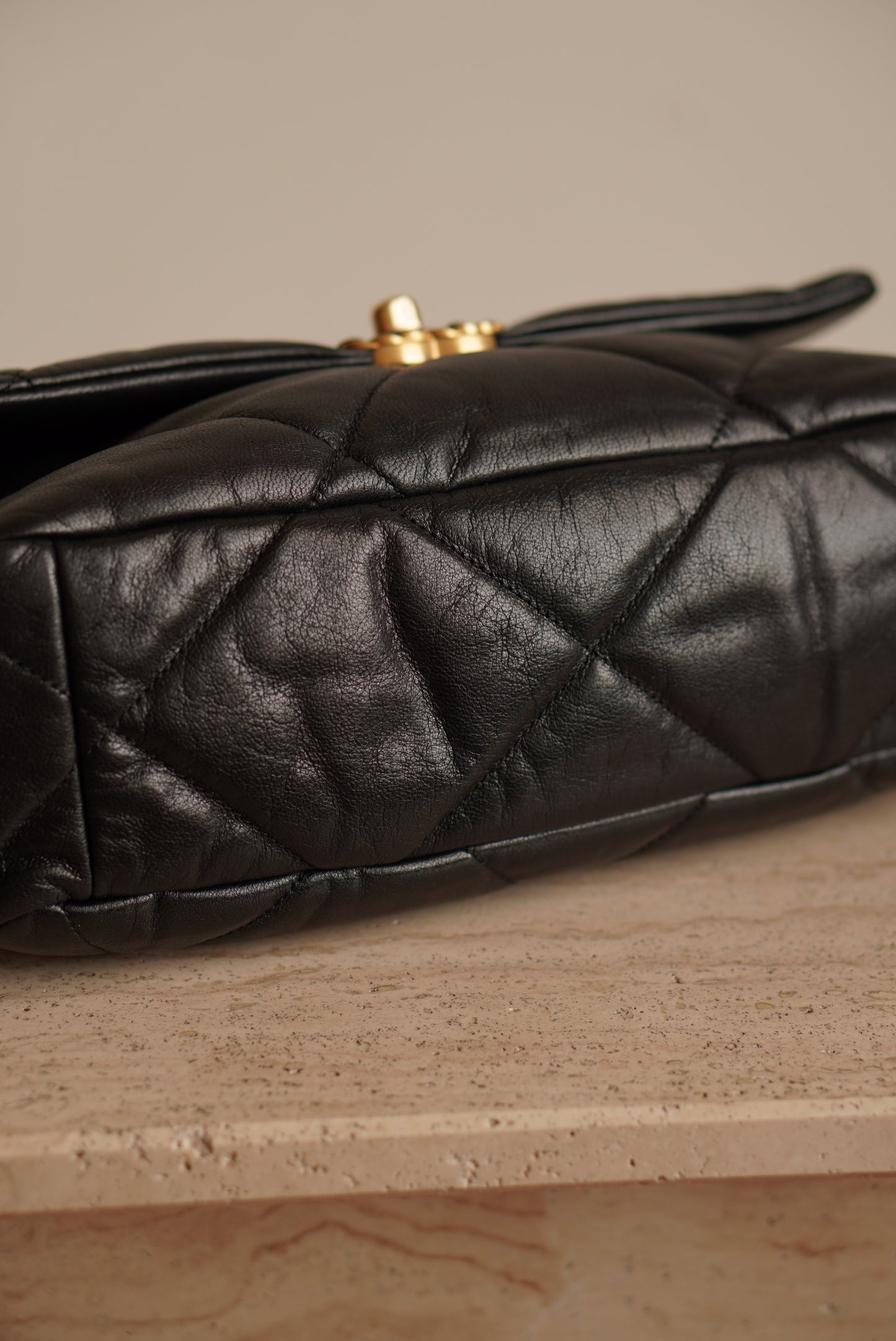 CHANEL 19 LARGE | BLACK