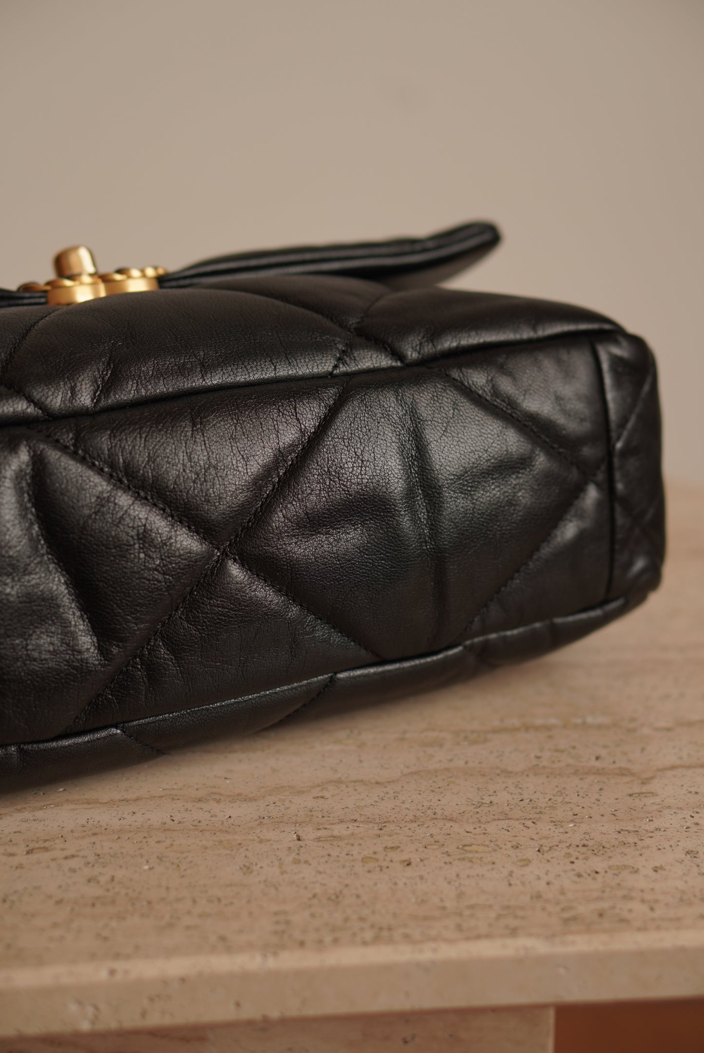 CHANEL 19 LARGE | BLACK