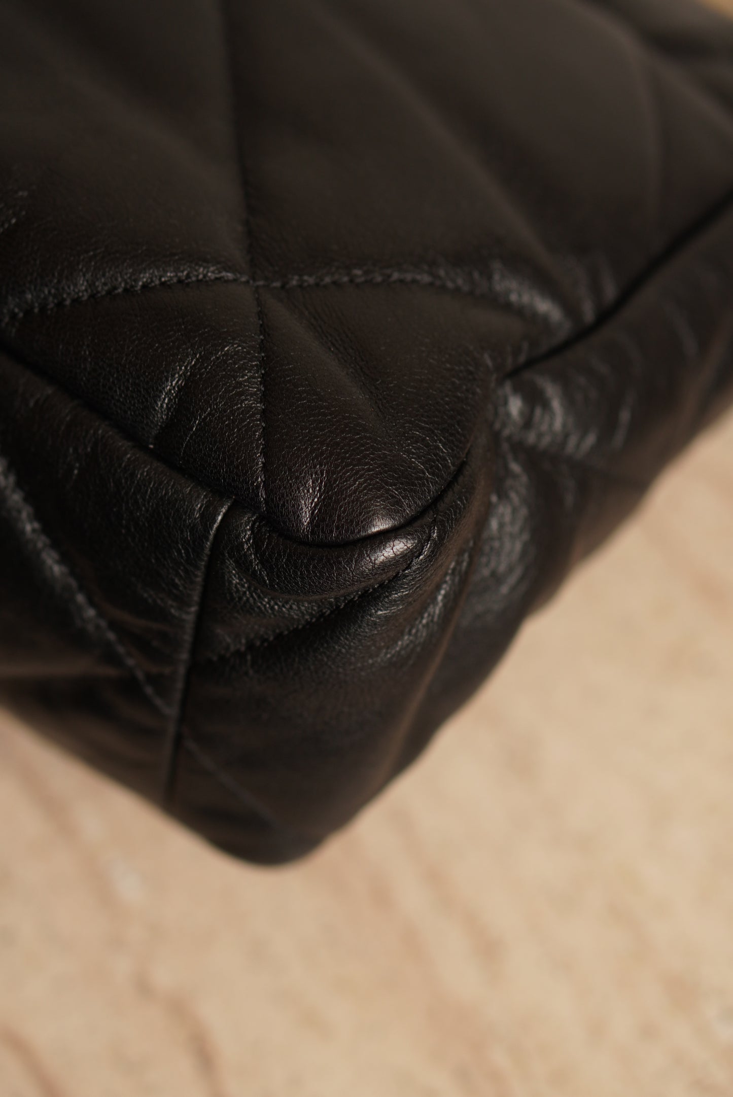 CHANEL 19 LARGE | BLACK