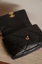 CHANEL 19 LARGE | BLACK